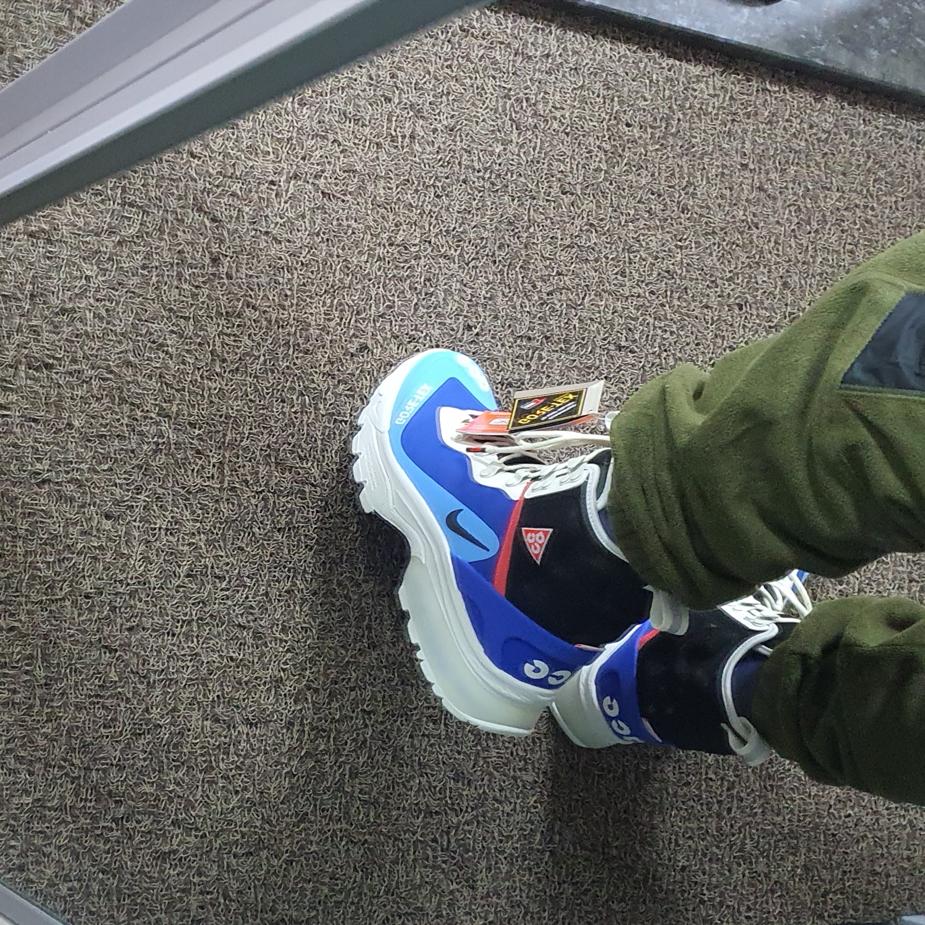 Nike ACG Air Zoom Gaiadome Gore-Tex Hyper Royal 착용 스타일 - 4