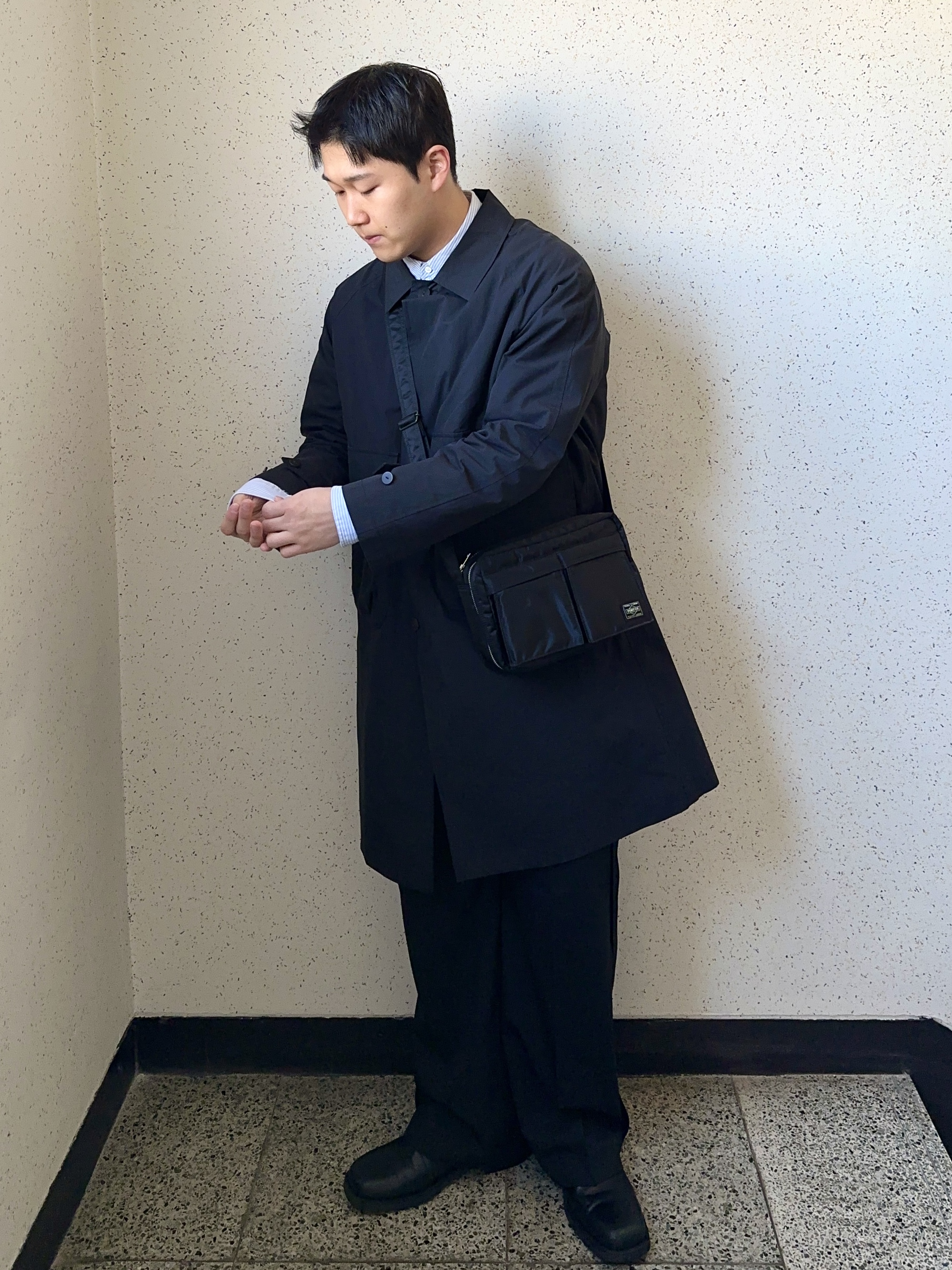 Porter Tanker Shoulder Bag S Black 착용 스타일