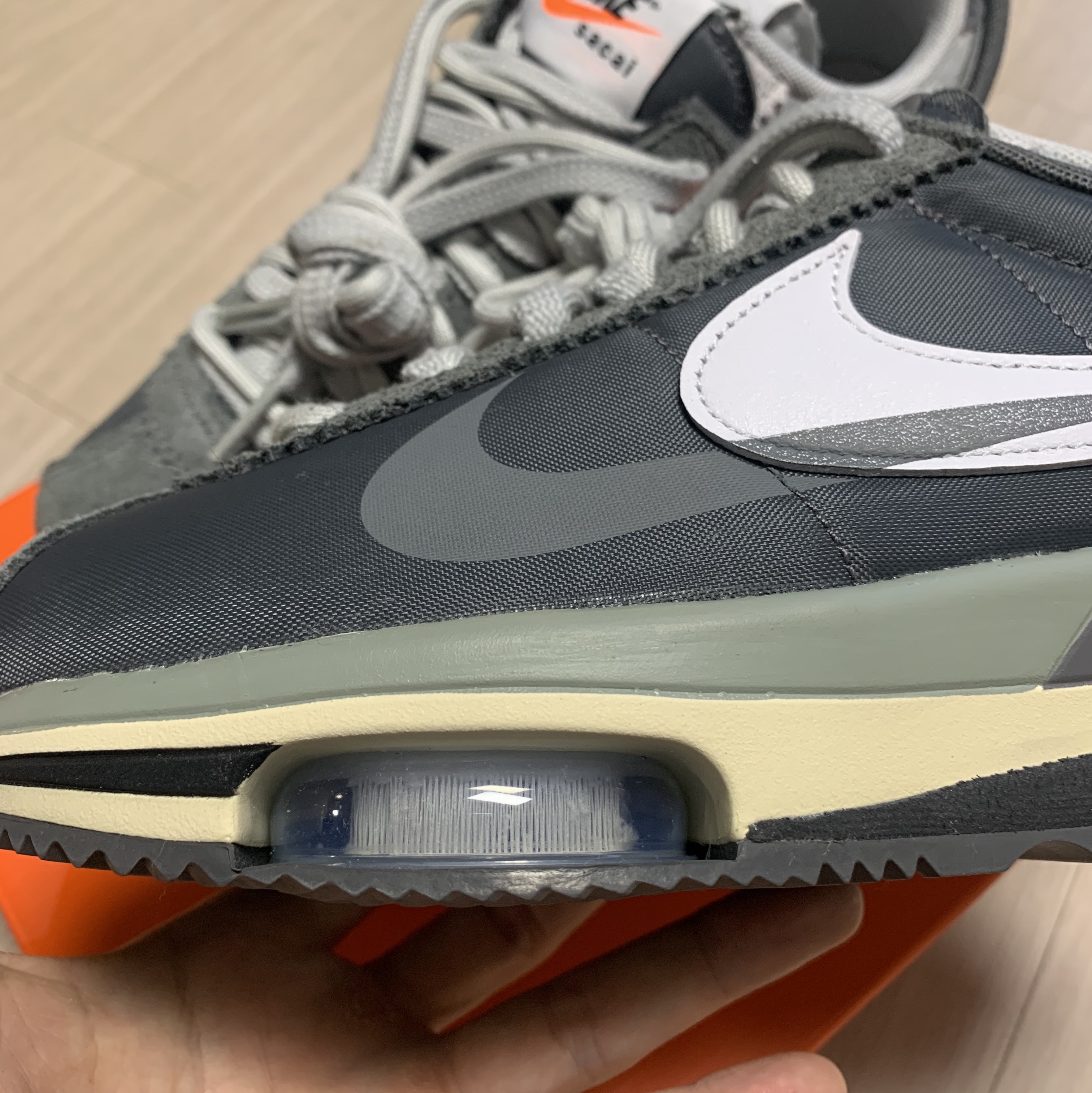 Nike x Sacai Zoom Cortez SP Iron Grey 착용 스타일 - 3