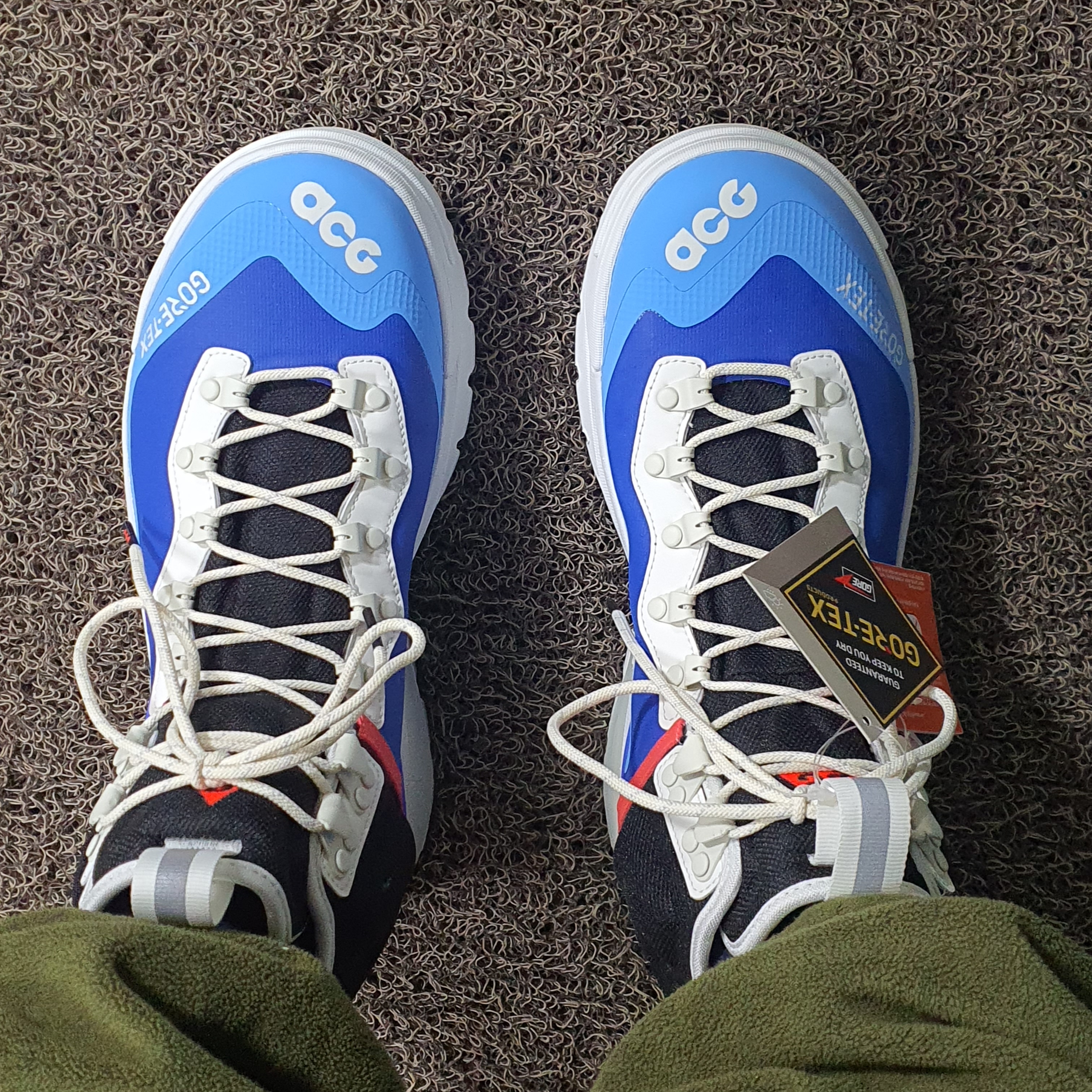 Nike ACG Air Zoom Gaiadome Gore-Tex Hyper Royal 착용 스타일 - 3