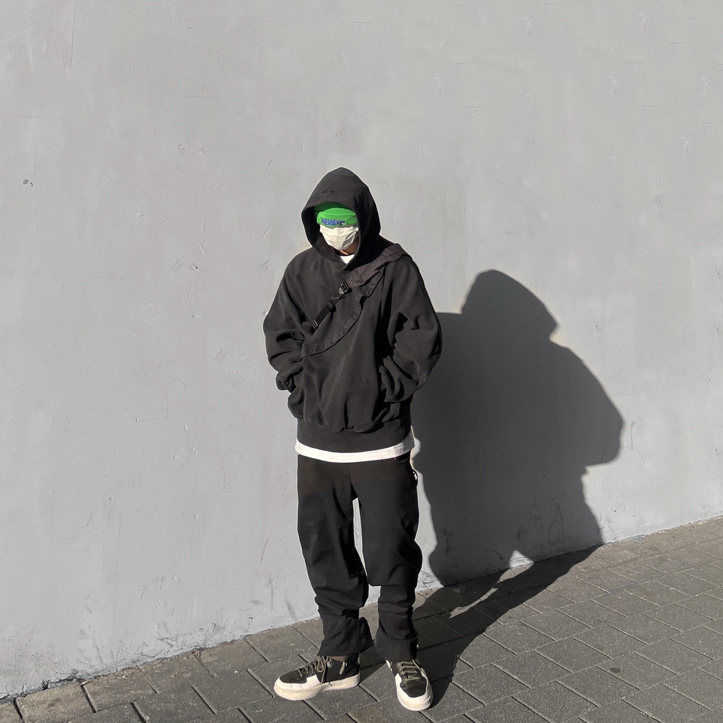 Nonnod x Shinsegae BAYC #8446 2-Piece Cropped Hoodie Washed Black, Undermycar x Nonnod Cadet Two Layered Multi Zip Slacks Crown Blue - 22FW 착용 스타일
