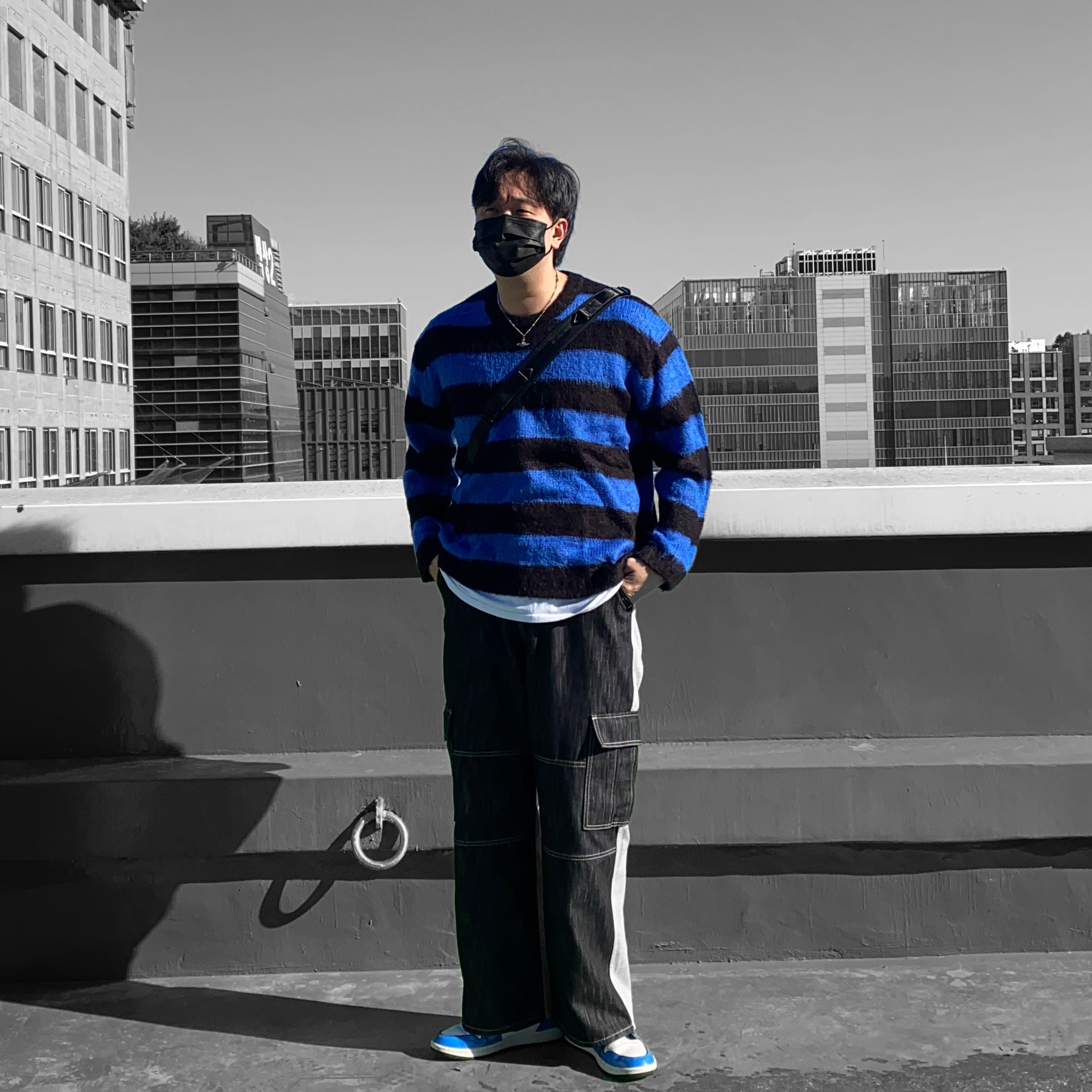 Jordan 1 Mid SE Signal Blue 착용 스타일 - 3