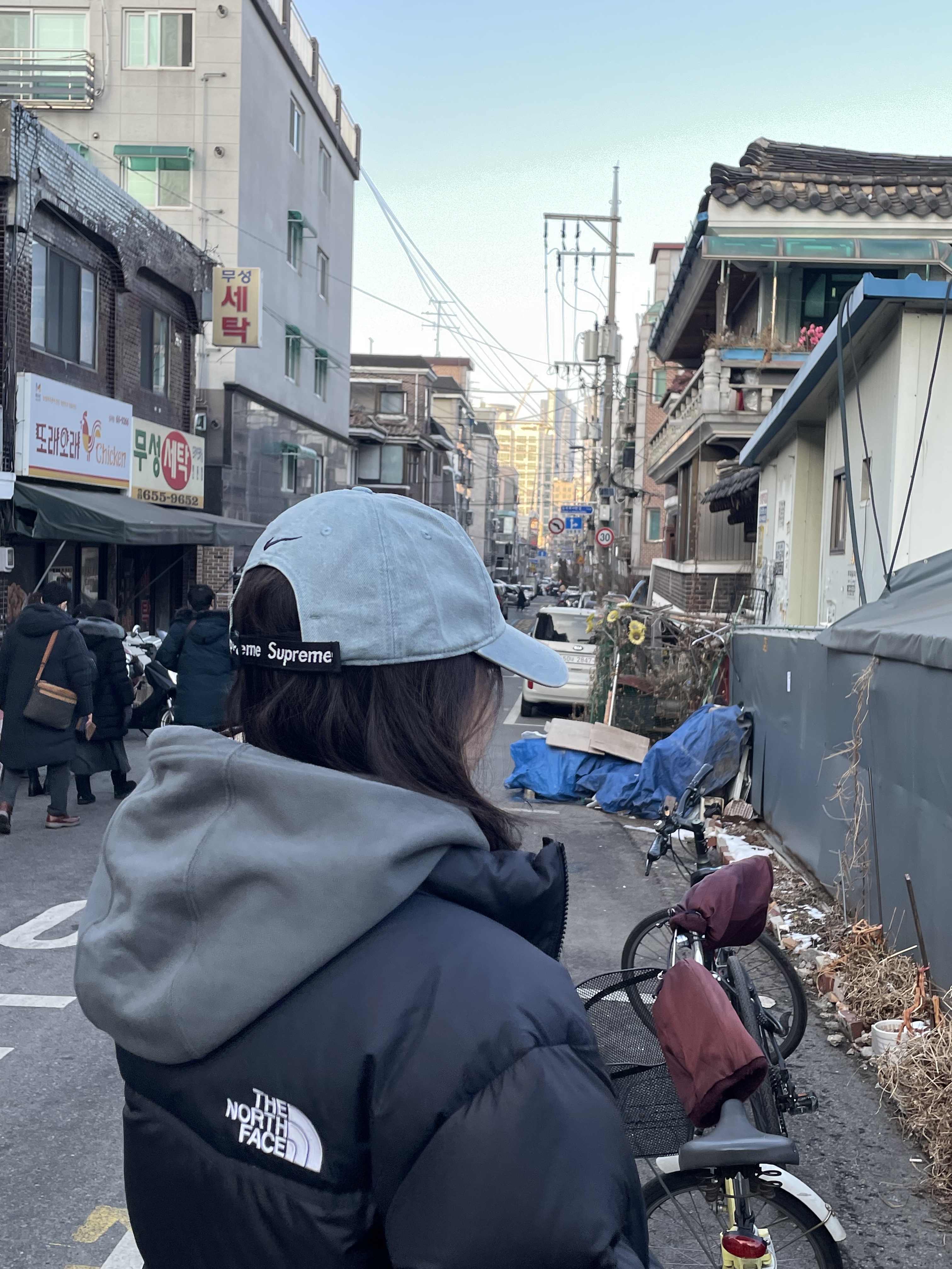 Supreme x Nike ACG Denim 6-Panel Washed Blue - 22FW 착용 스타일 - 3