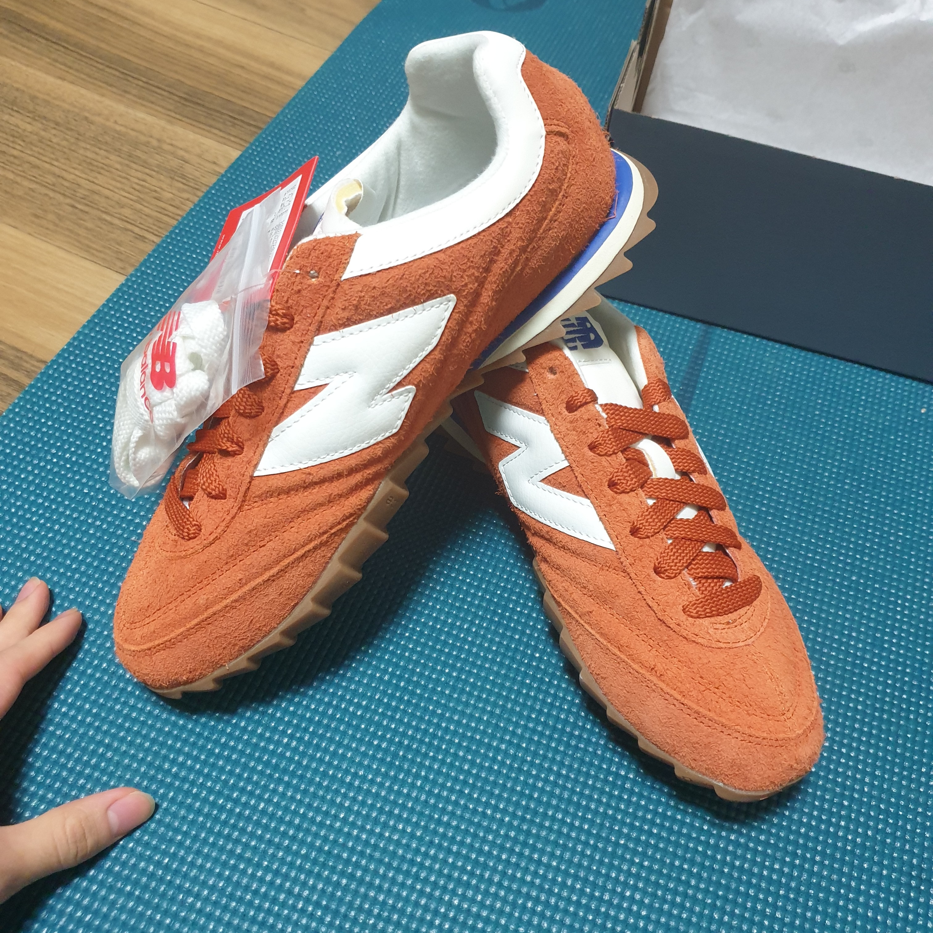 New Balance RC30 Rust Oxide 착용 스타일
