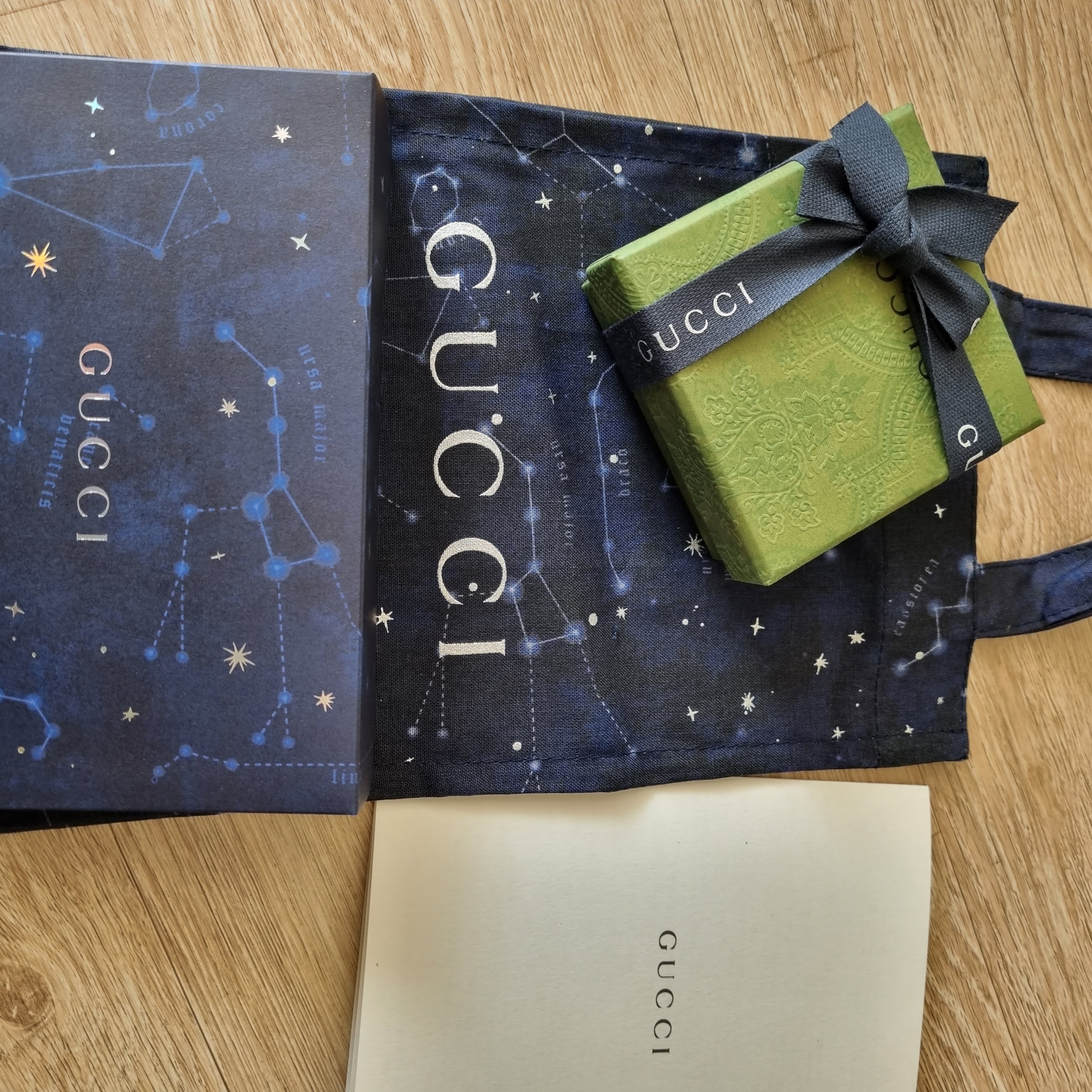 Gucci Interlocking G Pendant Necklace Silver 착용 스타일 - 1