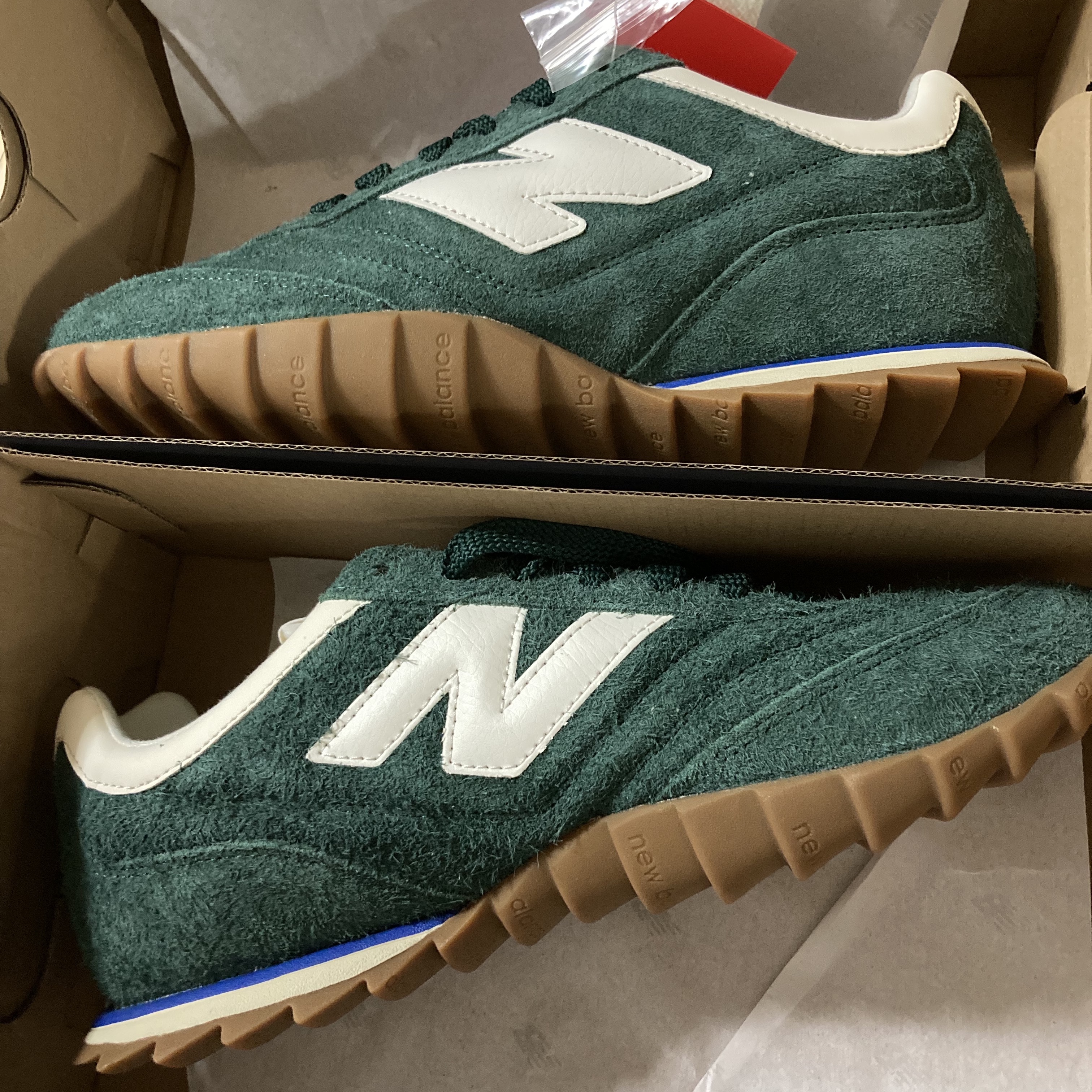 New Balance RC30 Nightwatch Green 착용 스타일