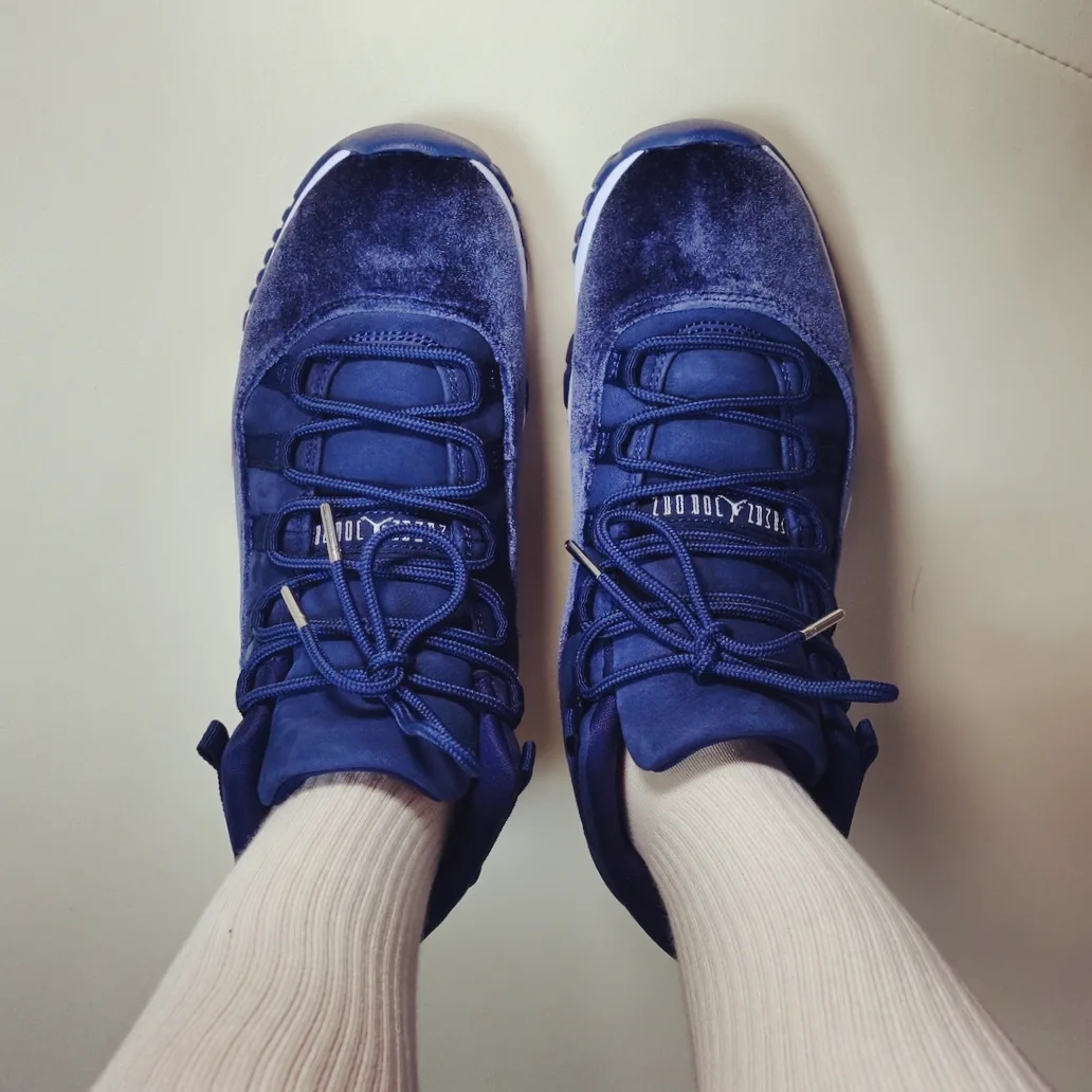 (W) Jordan 11 Retro Midnight Navy 착용 스타일 - 3