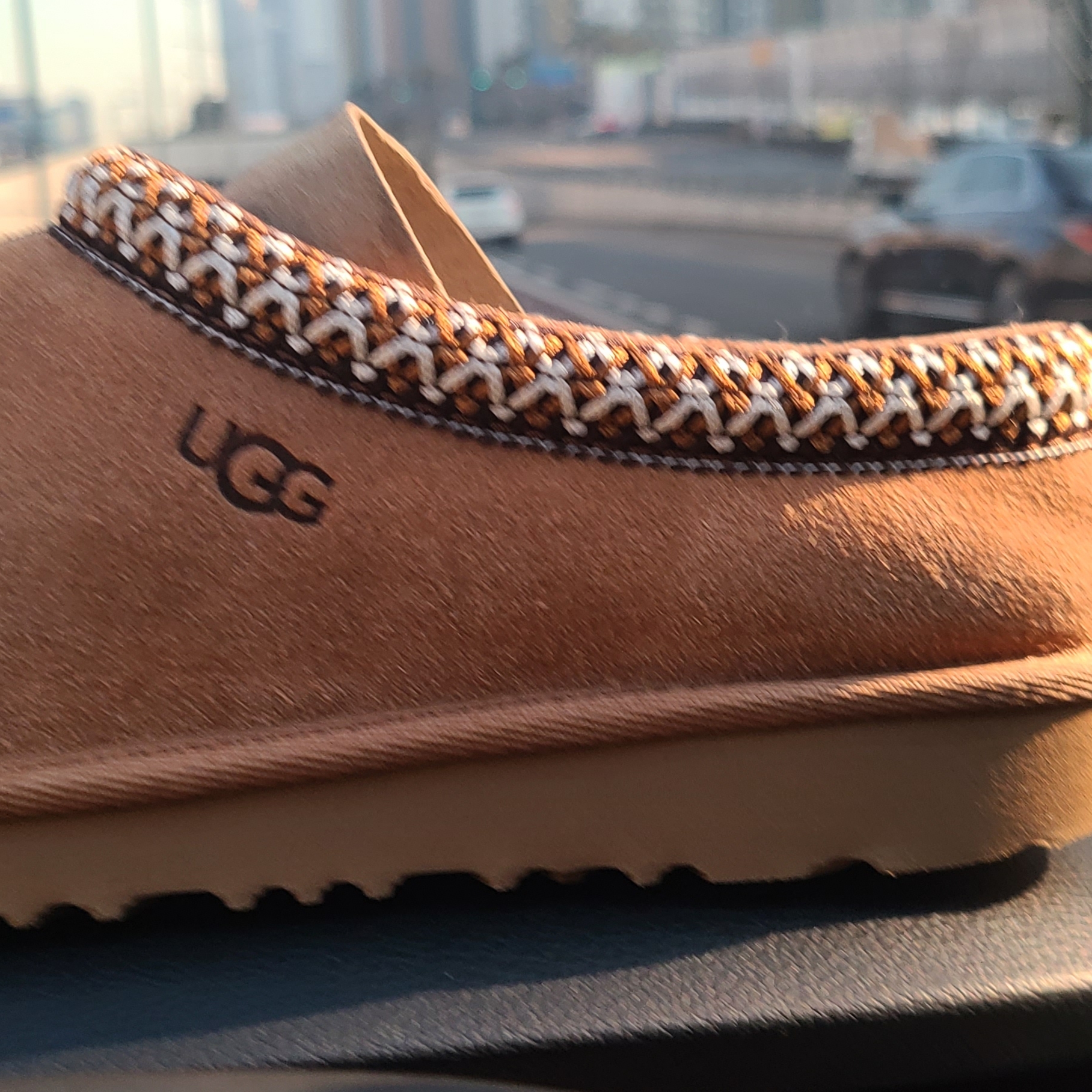 (Kids) UGG Tasman II Slipper Chestnut 착용 스타일
