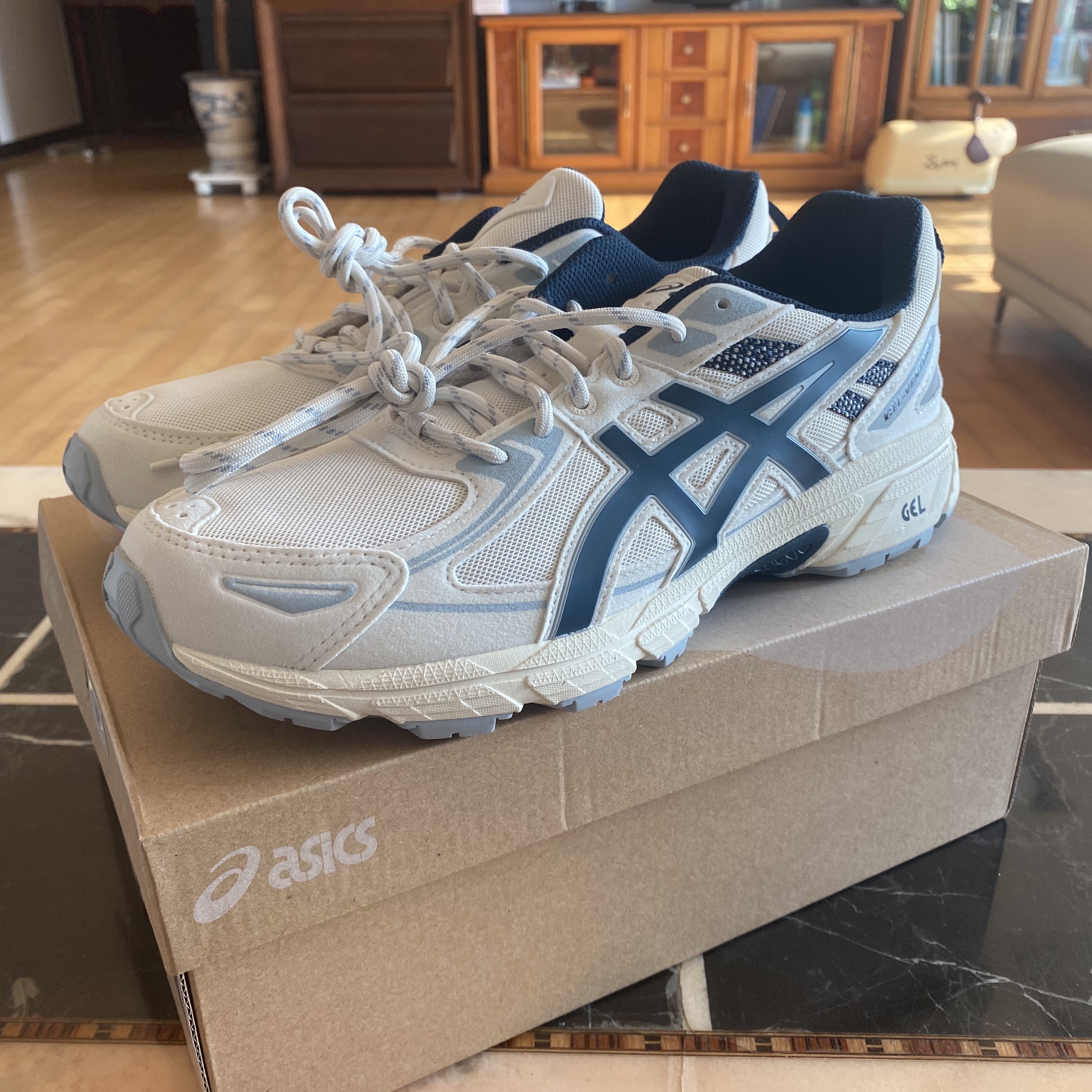 Asics Gel-Venture 6 SPS Birch French Blue 착용 스타일 - 1