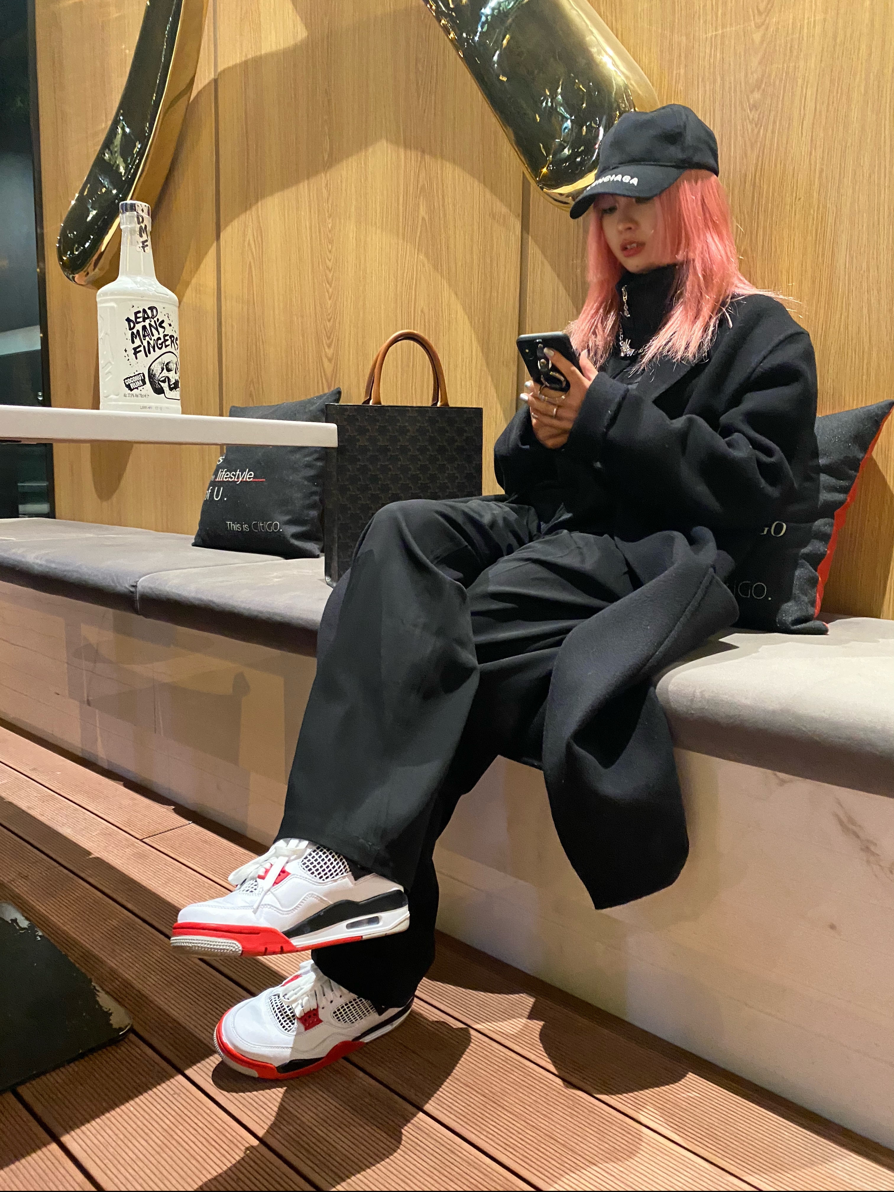 Jordan 4 Retro OG Fire Red 2020 착용 스타일 - 2