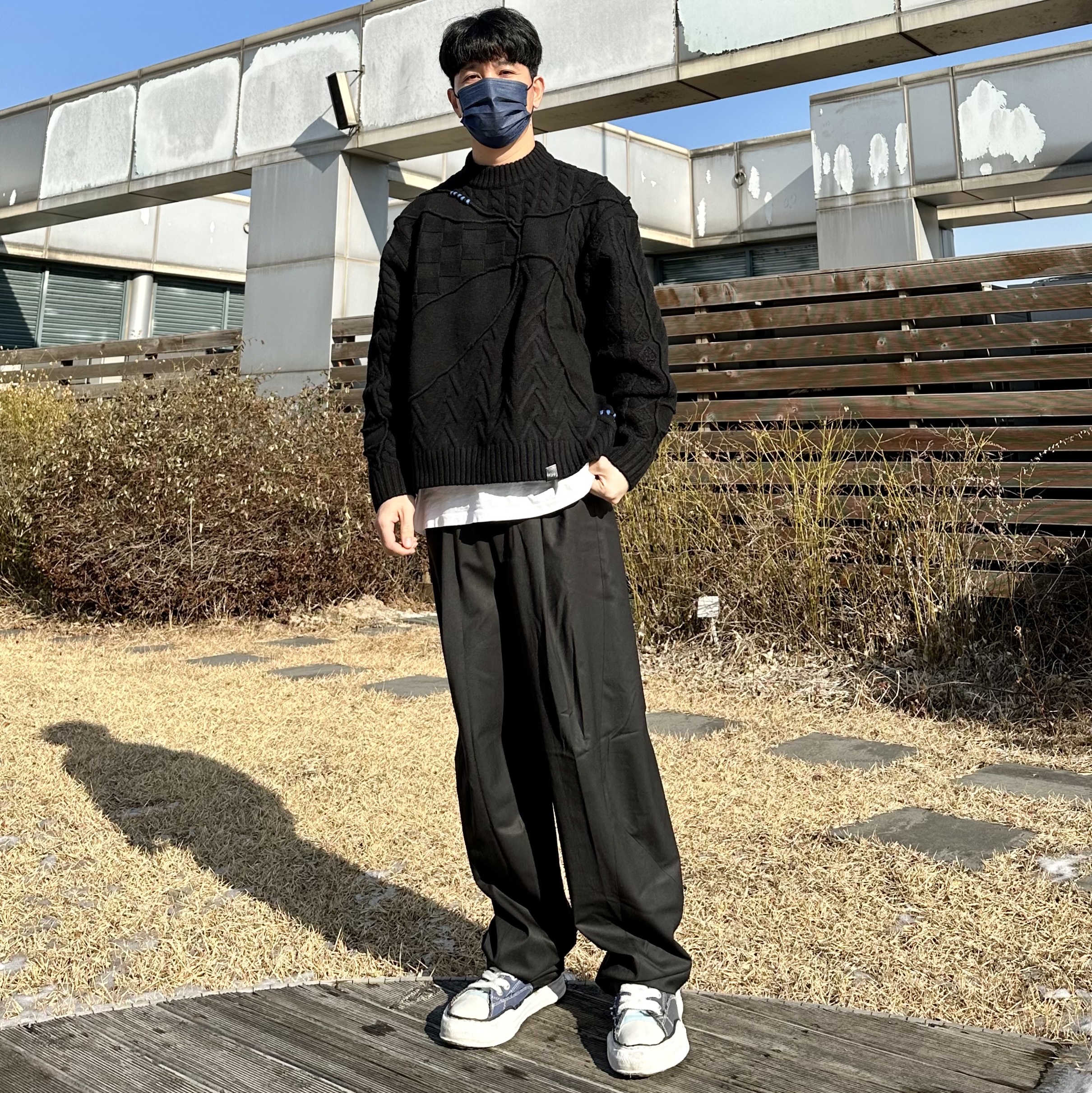 Zara x Ader Error Tapered Trousers Black, Zara x Ader Error Patchwork Oversize Knit Sweater Black 착용 스타일 - 1