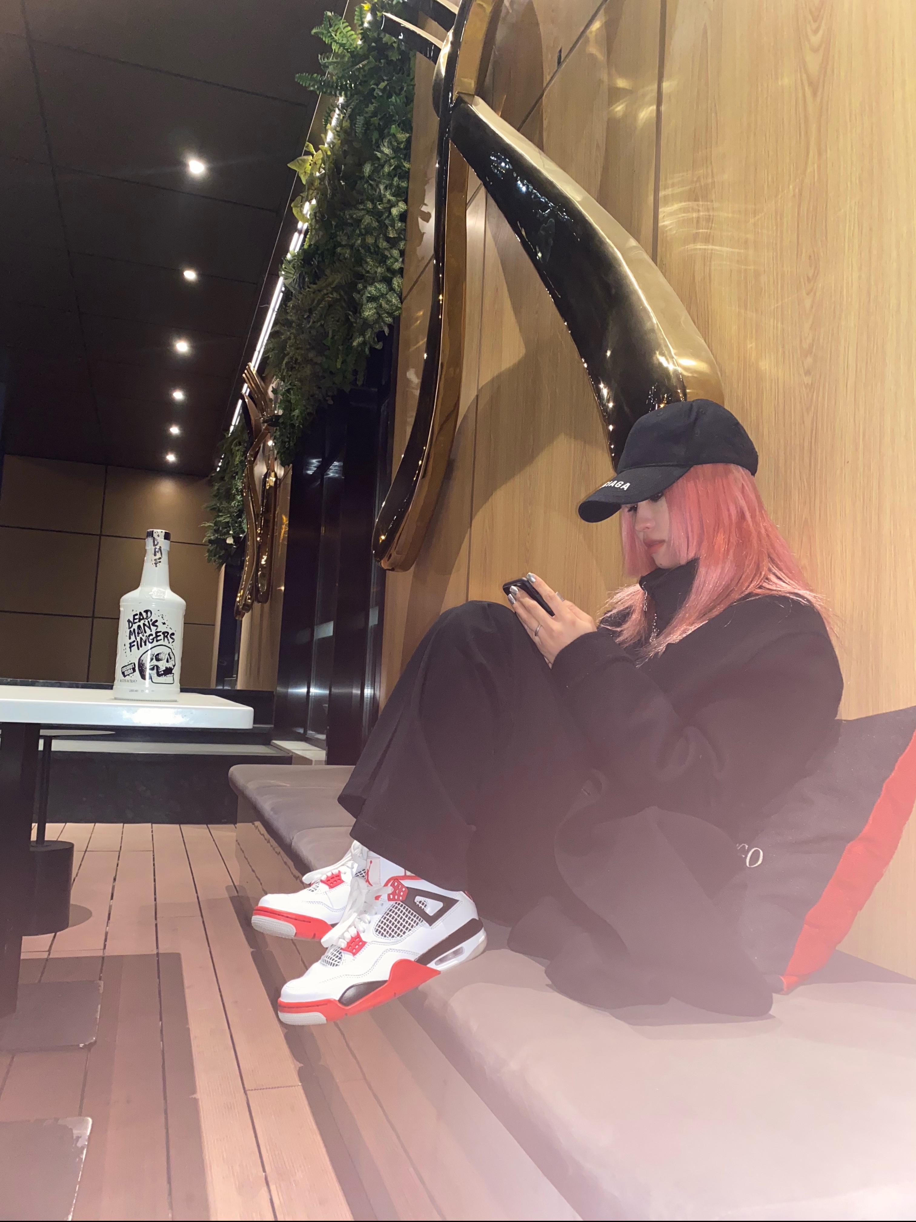 Jordan 4 Retro OG Fire Red 2020 착용 스타일 - 1