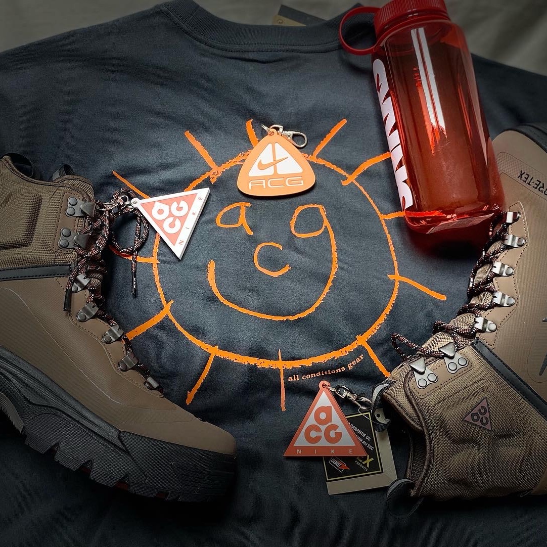 Nike ACG Sunshine T-Shirt Dark Smoke Grey - Asia 착용 스타일 - 2