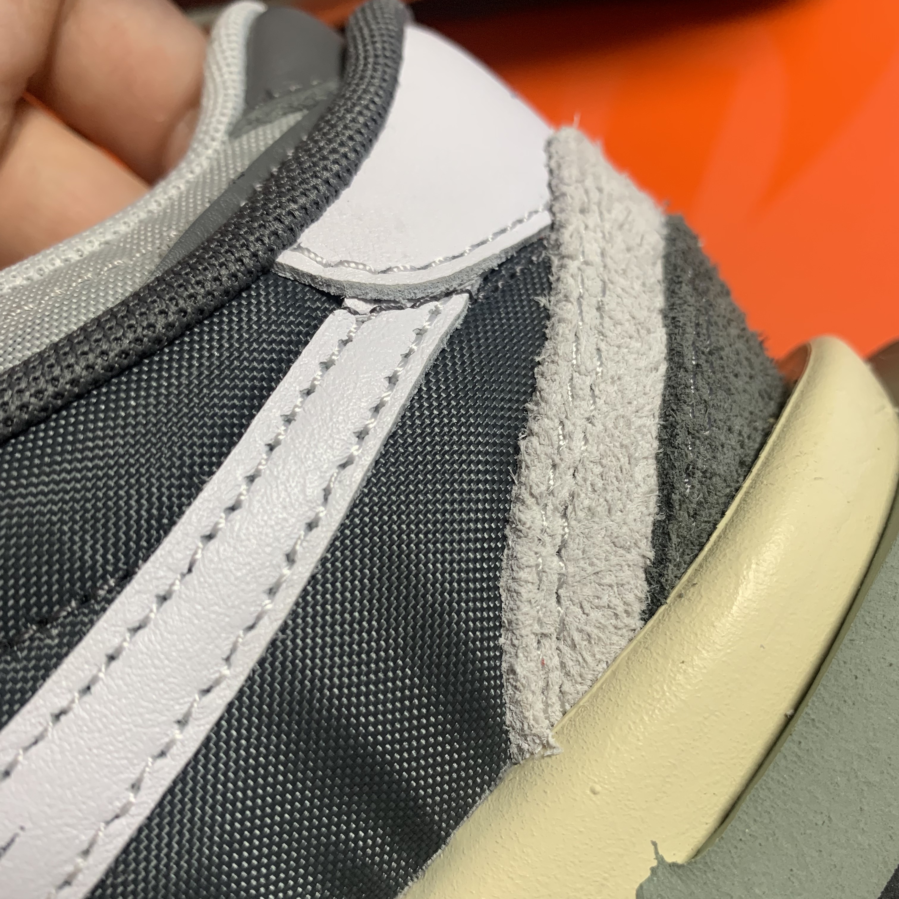 Nike x Sacai Zoom Cortez SP Iron Grey 착용 스타일 - 2