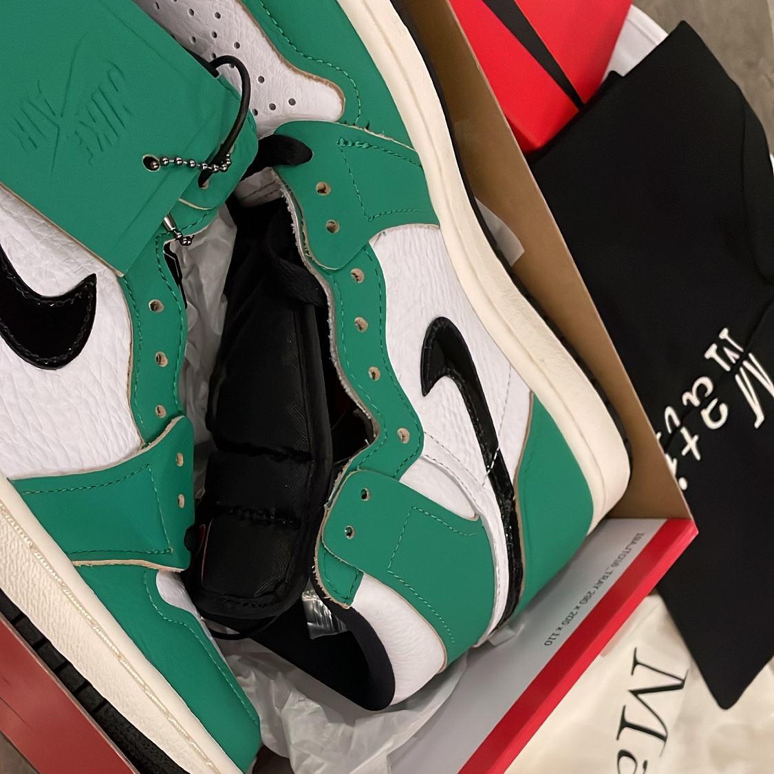 (W) Jordan 1 Retro High OG Lucky Green 착용 스타일 - 2