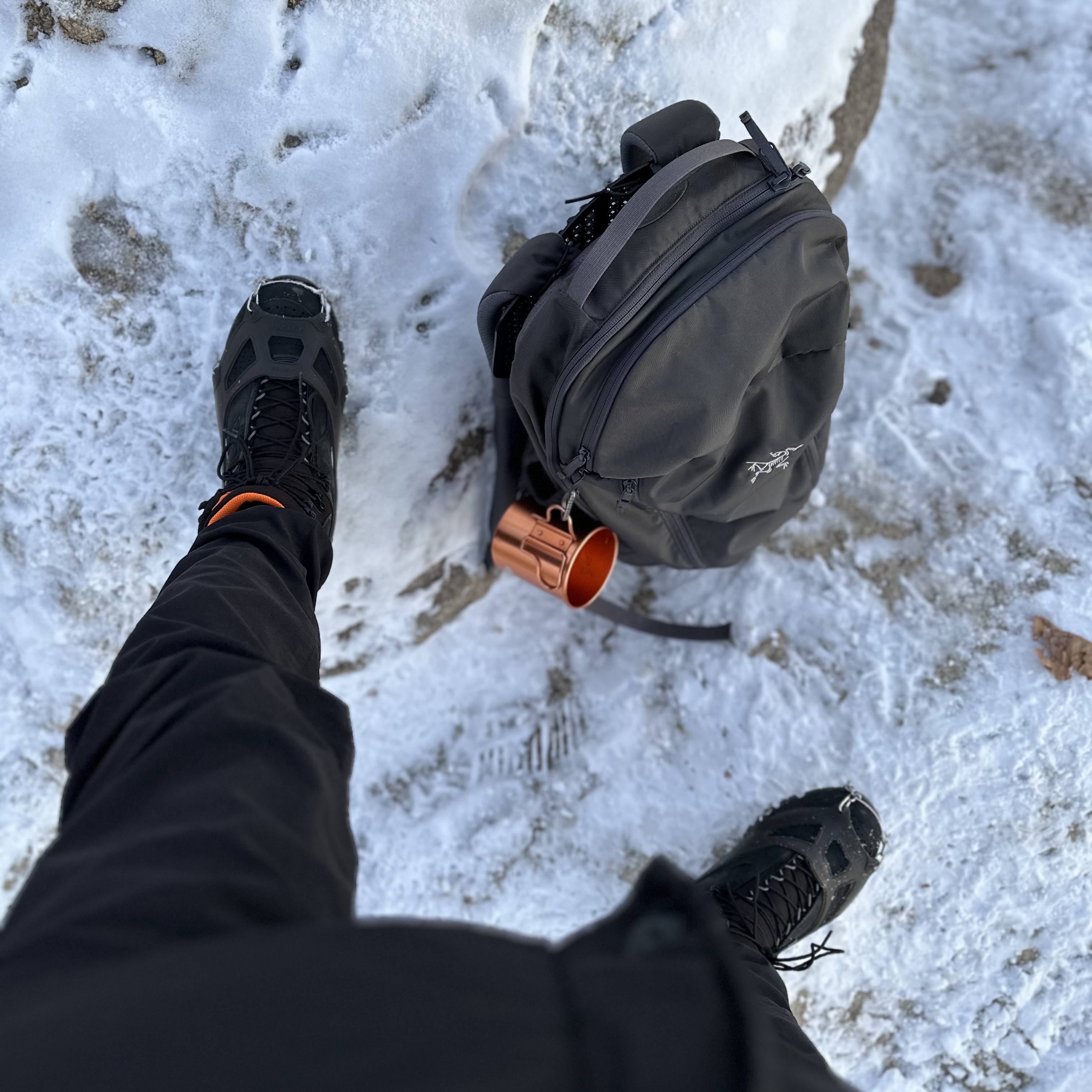 Arc'teryx Norvan Cap Phenom, Stone Island 40223 Garment Dyed Crinkle Reps Down Jacket Black - 21FW 착용 스타일 - 3