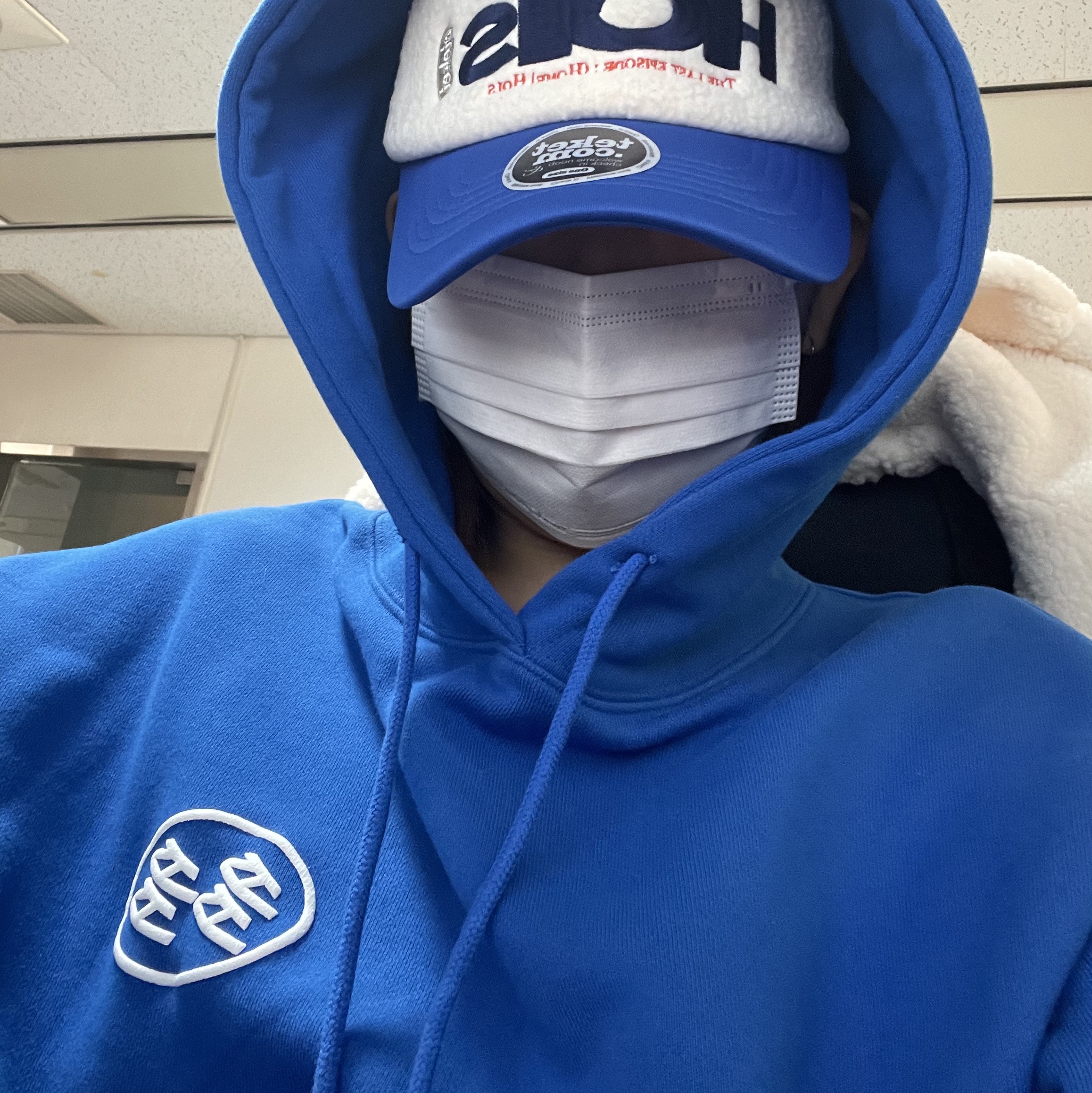Dada Logo Hoodie Blue 착용 스타일 - 1