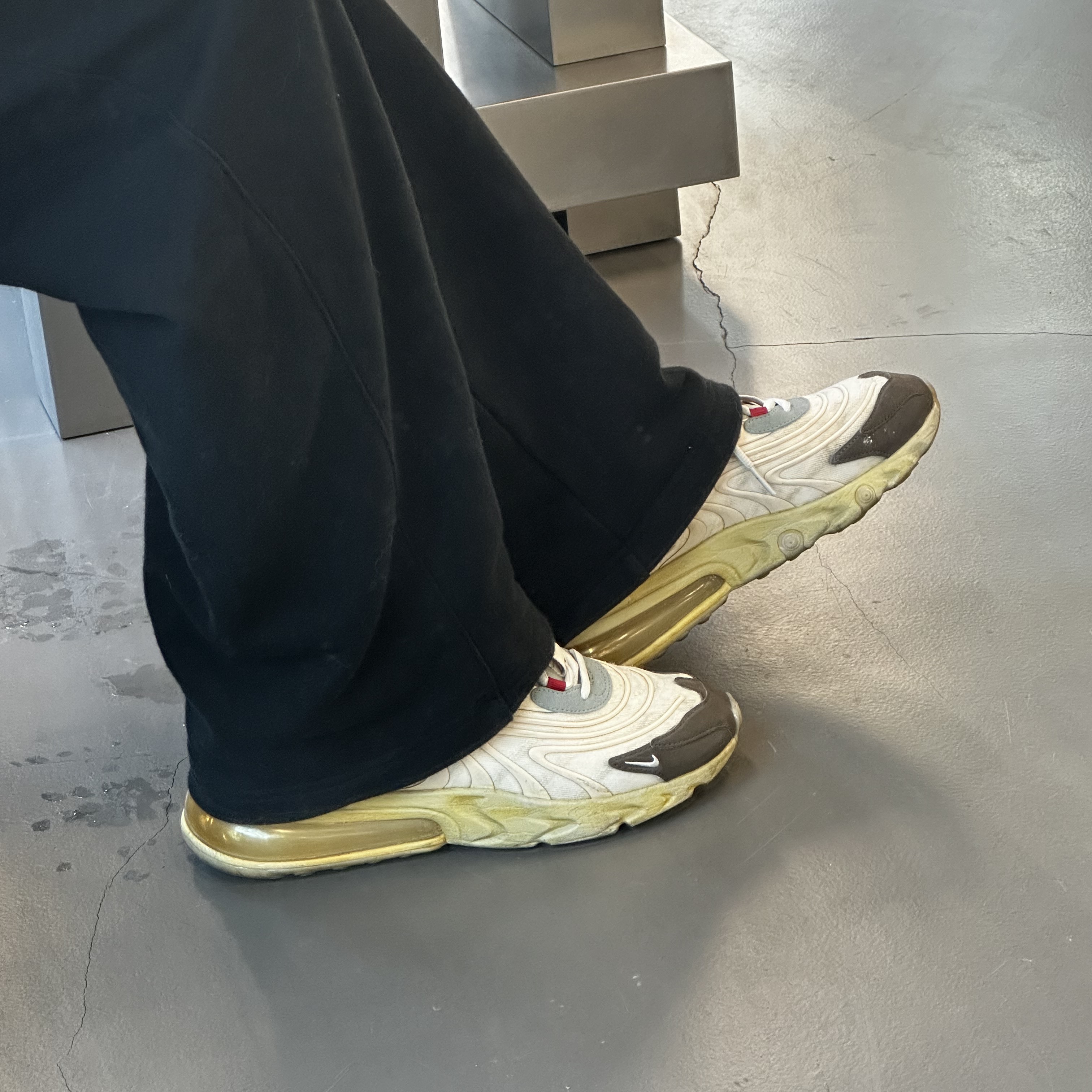 Nike x Travis Scott Air Max 270 React Cactus Trails 착용 스타일