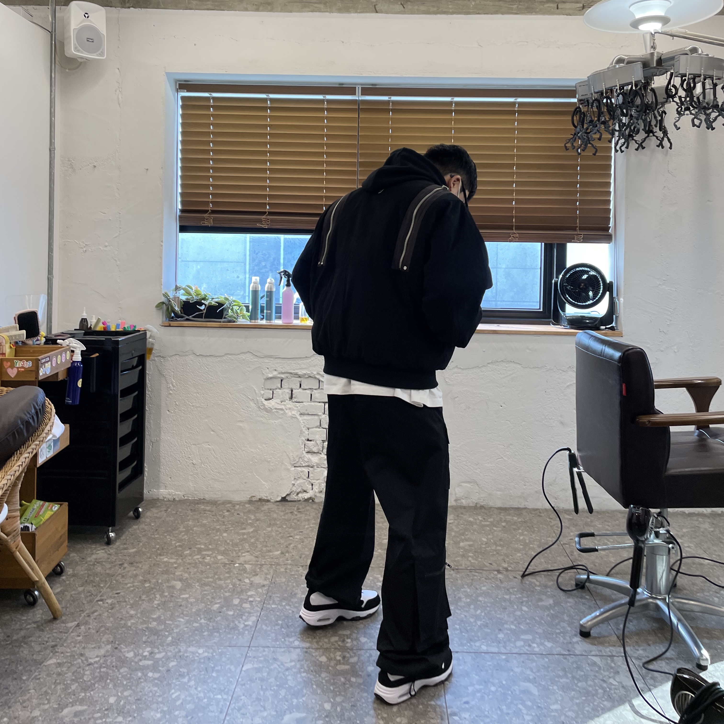 Nike x Comme des Garcons Homme Plus Air Max Sunder SP White Black, Undermycar Rumlow Back Zip Cotton Garment Bomber Dark Gull - 22FW 착용 스타일 - 1