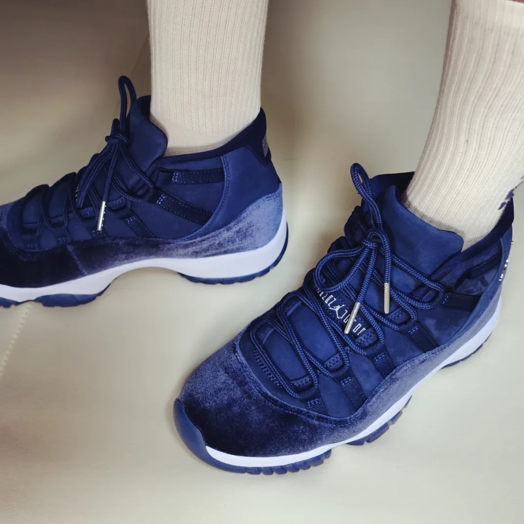 (W) Jordan 11 Retro Midnight Navy 착용 스타일 - 4