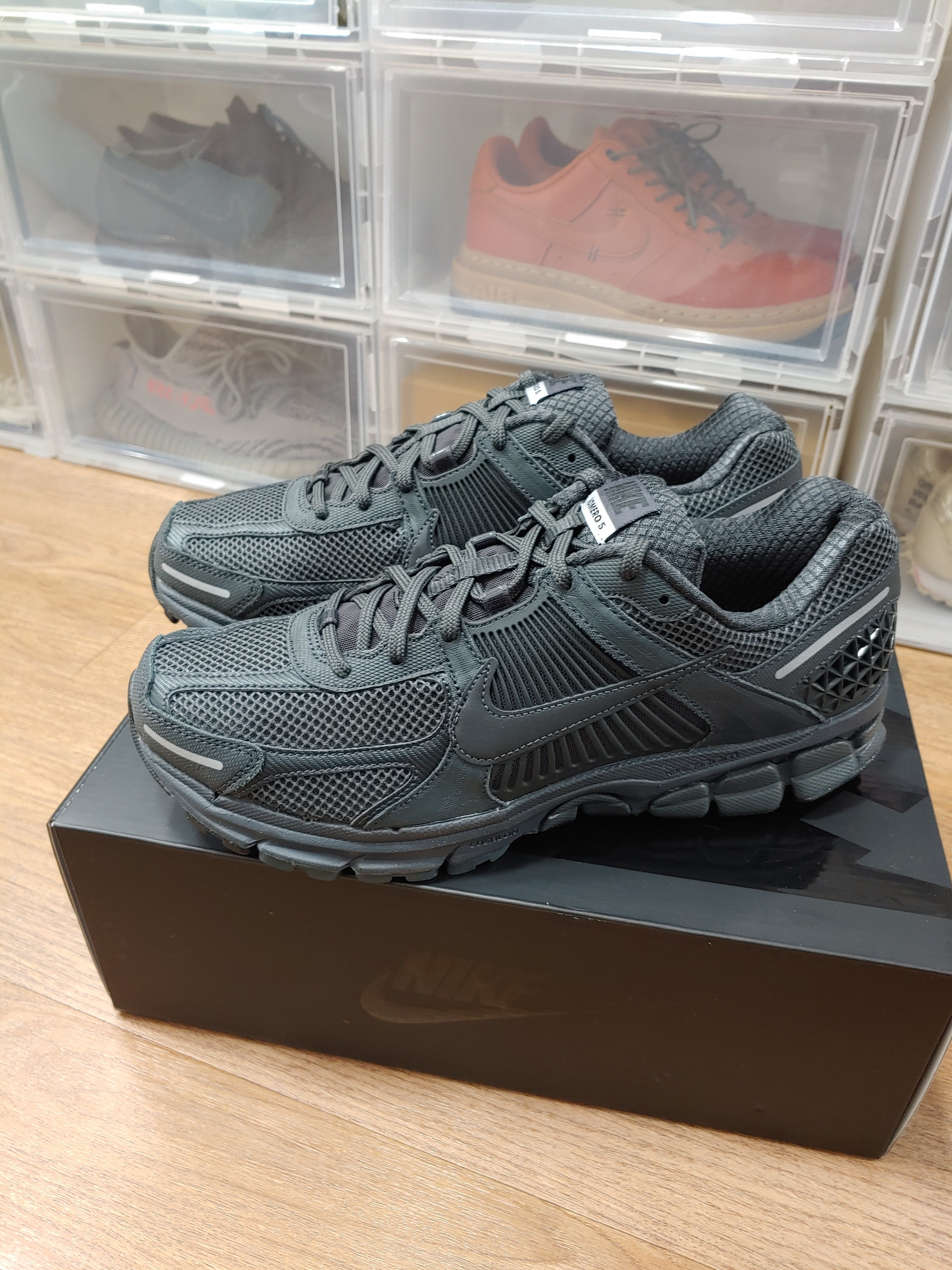 Nike Zoom Vomero 5 SP Anthracite 2019 착용 스타일 - 1