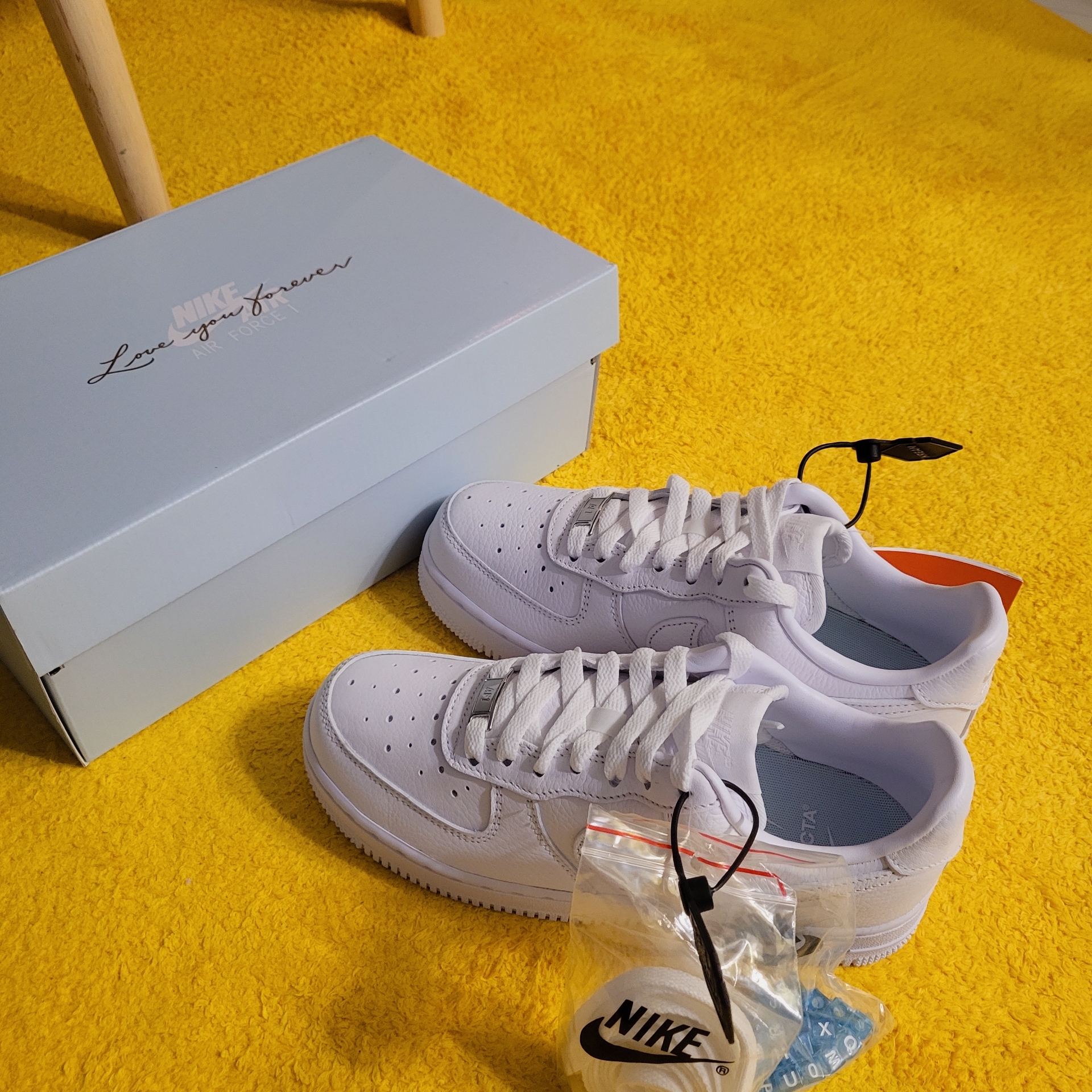 Nike x Drake Nocta Air Force 1 Low SP Certified Lover Boy White 착용 스타일 - 2