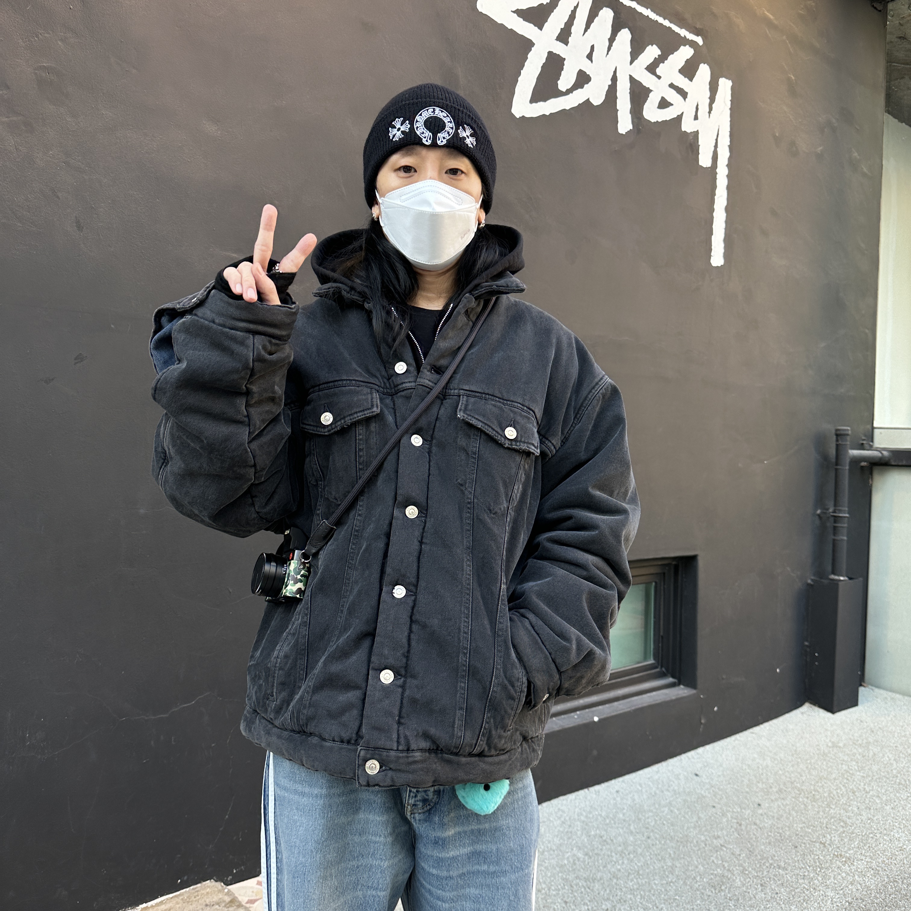 Balenciaga Padded Japanese Denim Jacket Black, Chrome Hearts Horseshoe Beanie Black 착용 스타일 - 3