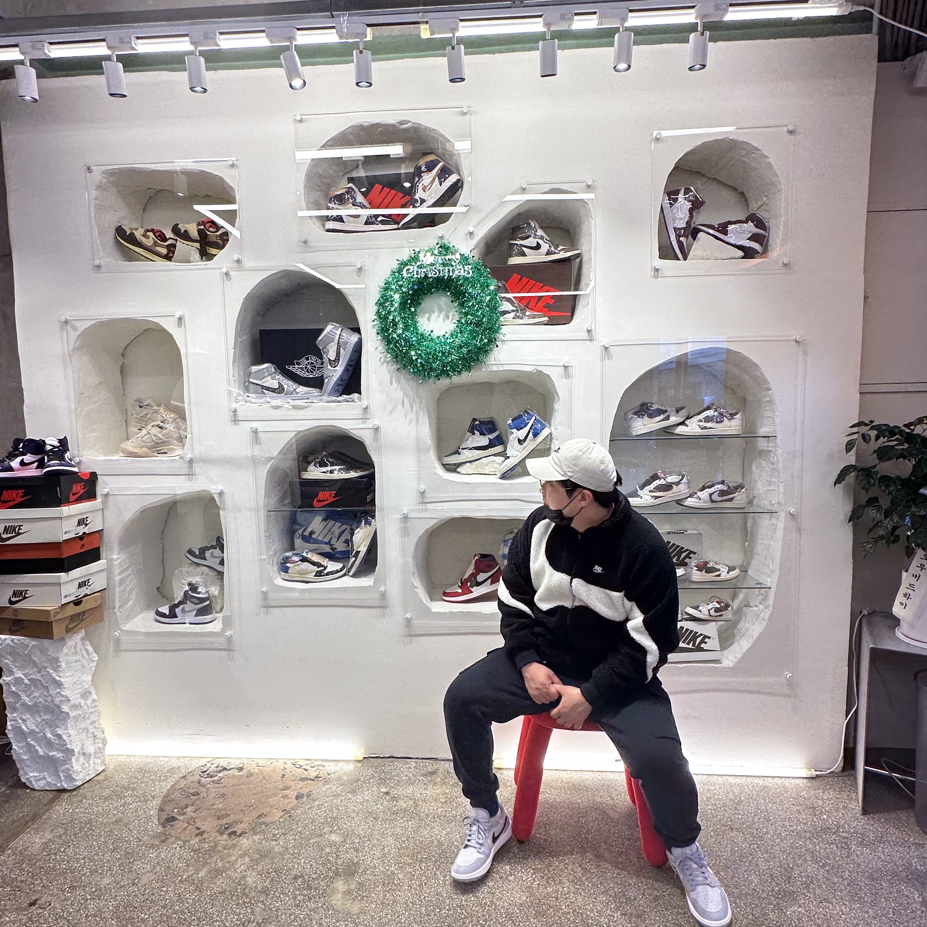Jordan 1 Low Golf Wolf Grey, Nike Big Swoosh Full Zip Jacket Black Sail 착용 스타일 - 2