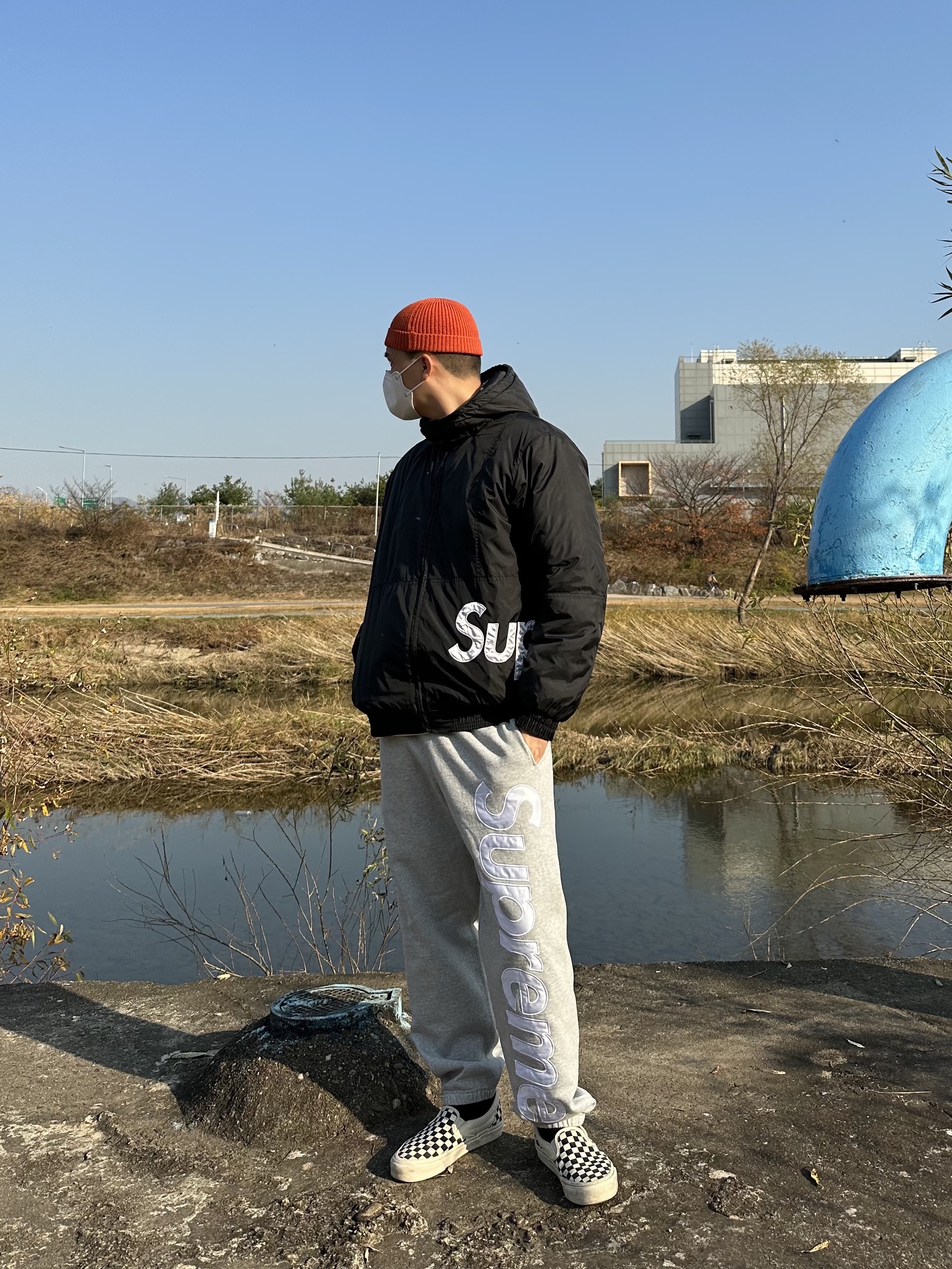Supreme Satin Applique Sweatpants Heather Grey - 22FW, Vans Vault OG Classic Slip-On LX Checkerboard 착용 스타일 - 2
