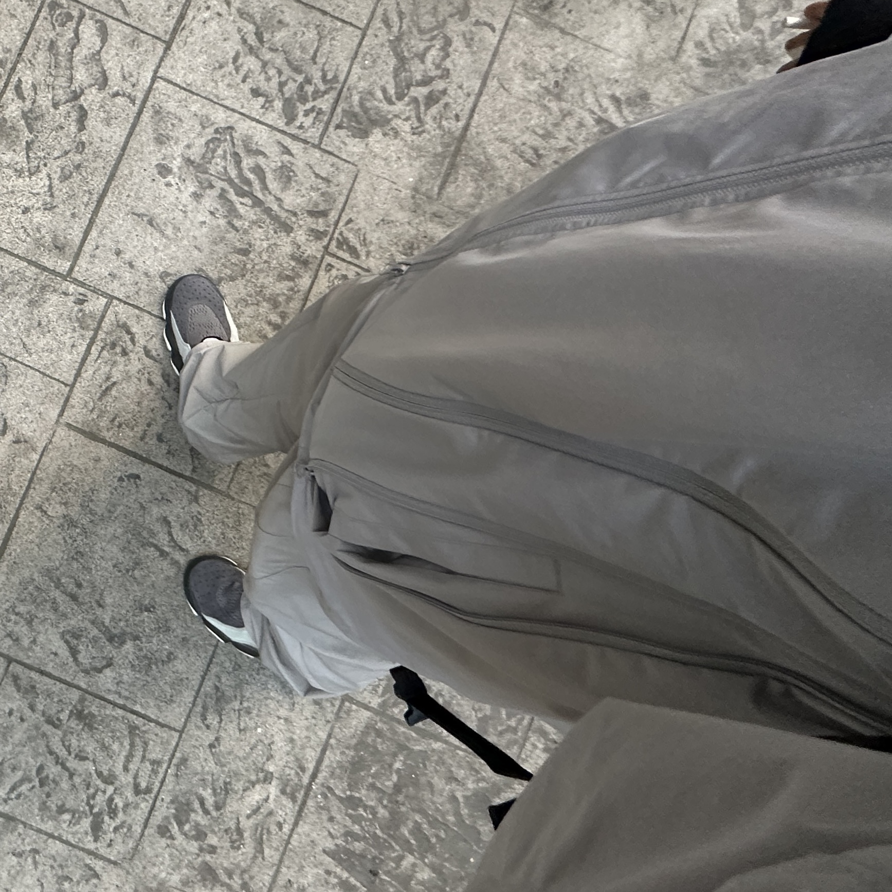 Oakley Factory Team x Brain Dead Flesh Sandal Iron Brown Grey, Sansan Gear Zipper Jacket Light Grey - 22FW 착용 스타일