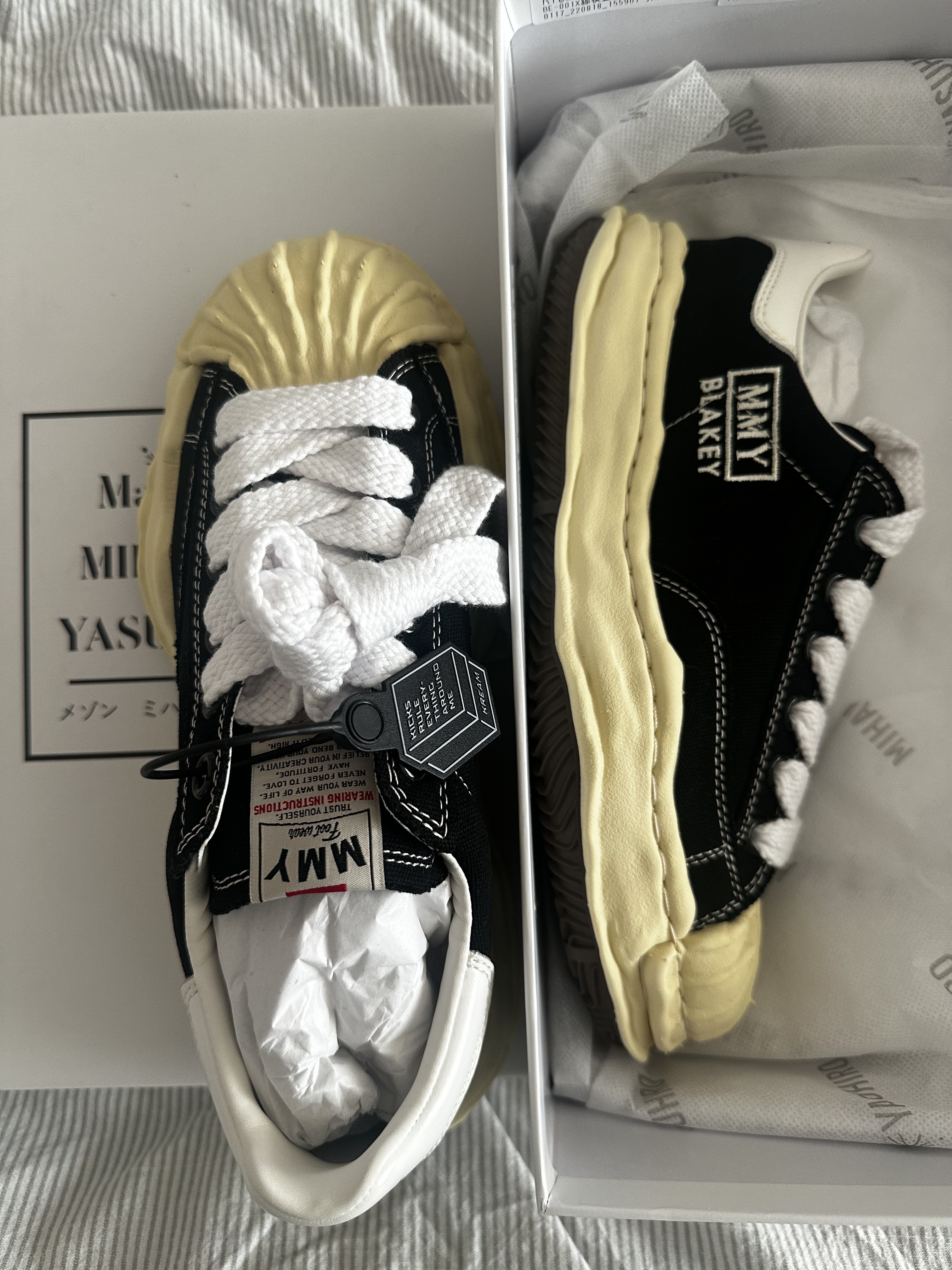 Maison Mihara Yasuhiro Blakey VL OG Sole Canvas Low-top Sneakers Black 착용 스타일 - 3