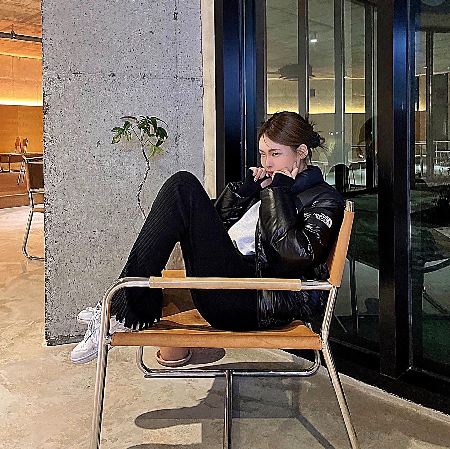 (W) The North Face White Label Novelty Nuptse Down Jacket Black, (W) Nike Dunk Low Triple White 착용 스타일 - 2