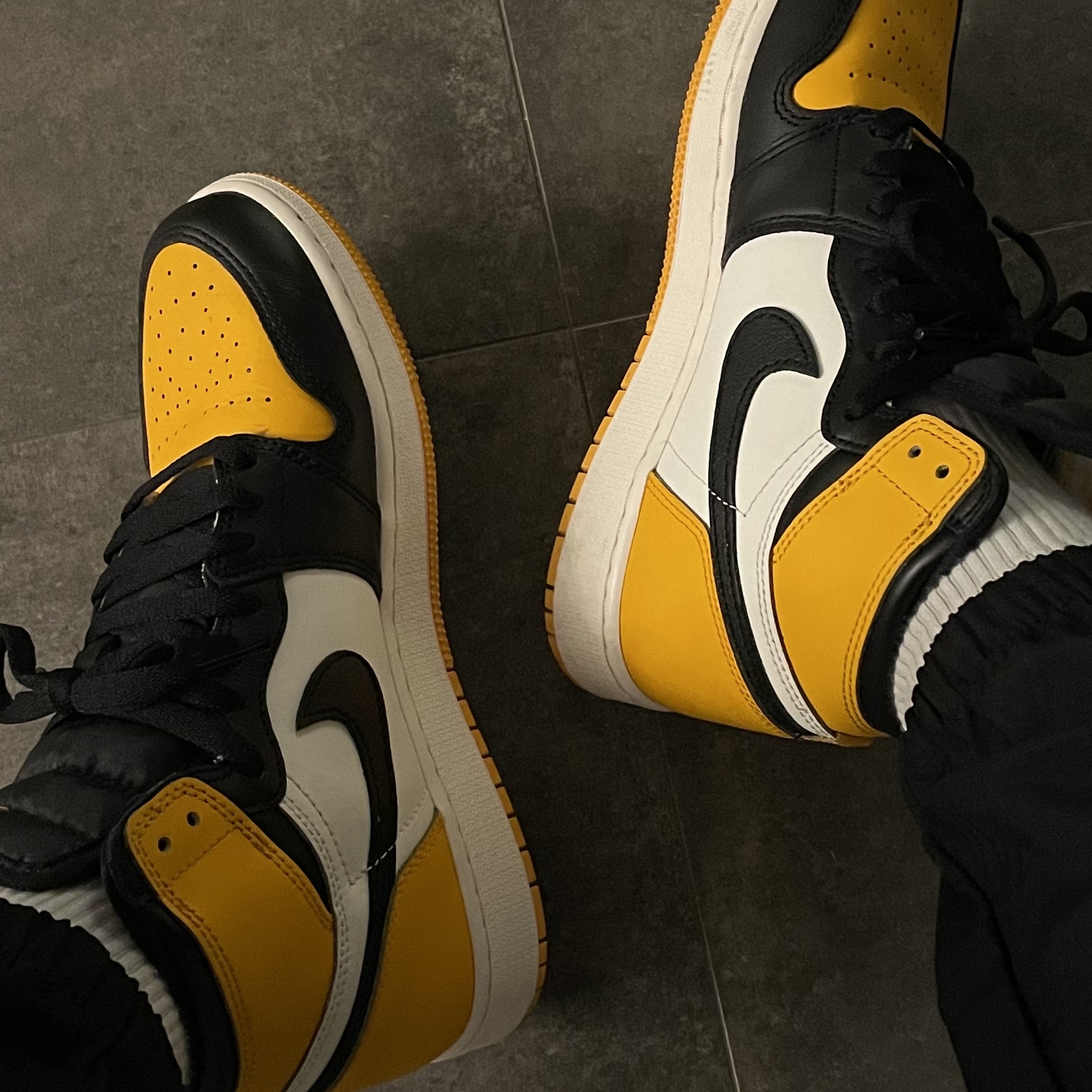 Jordan 1 Retro High OG Taxi 착용 스타일 - 2
