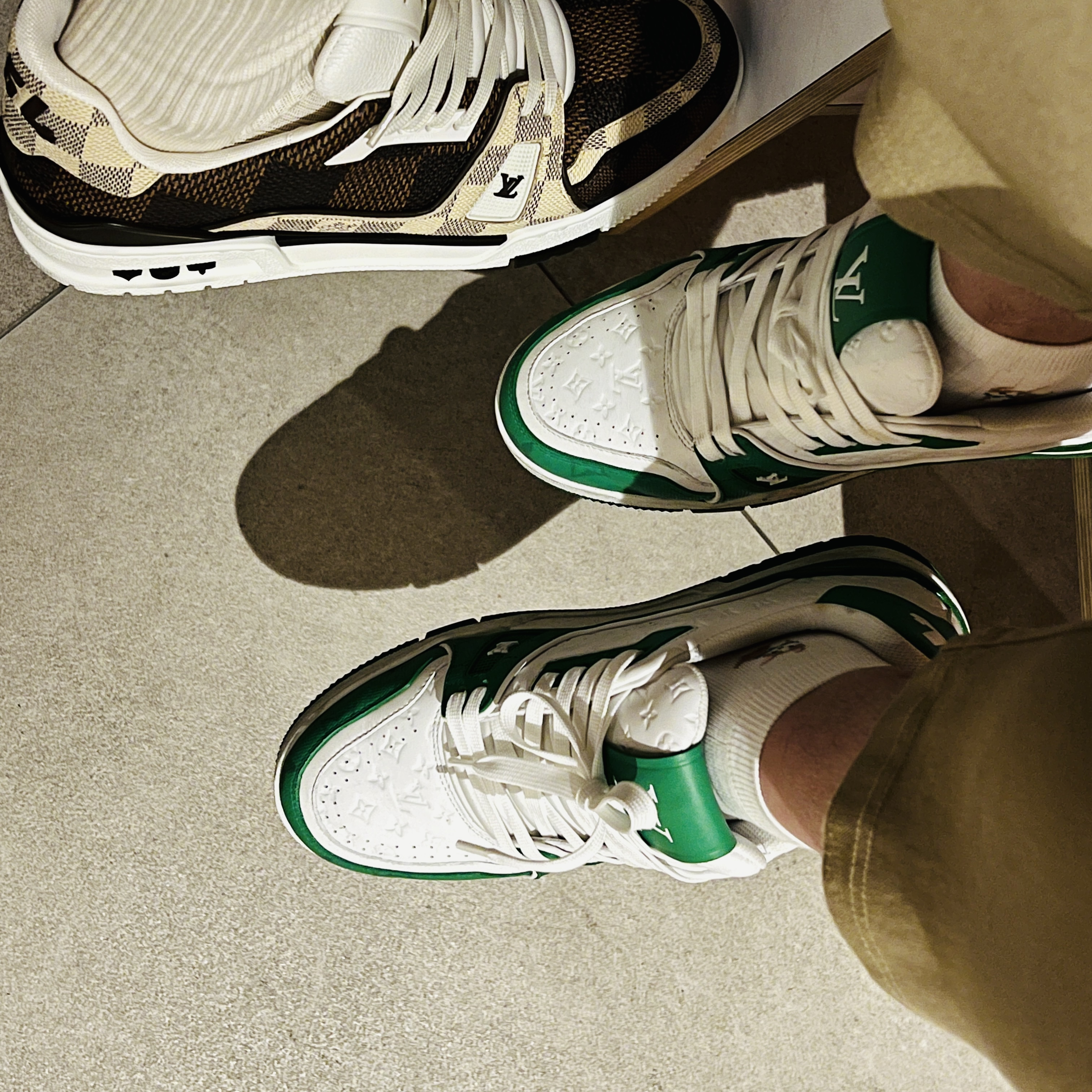 Louis Vuitton LV Trainer Sneakers Damier Ebene, Louis Vuitton LV Trainer Sneakers Green 착용 스타일