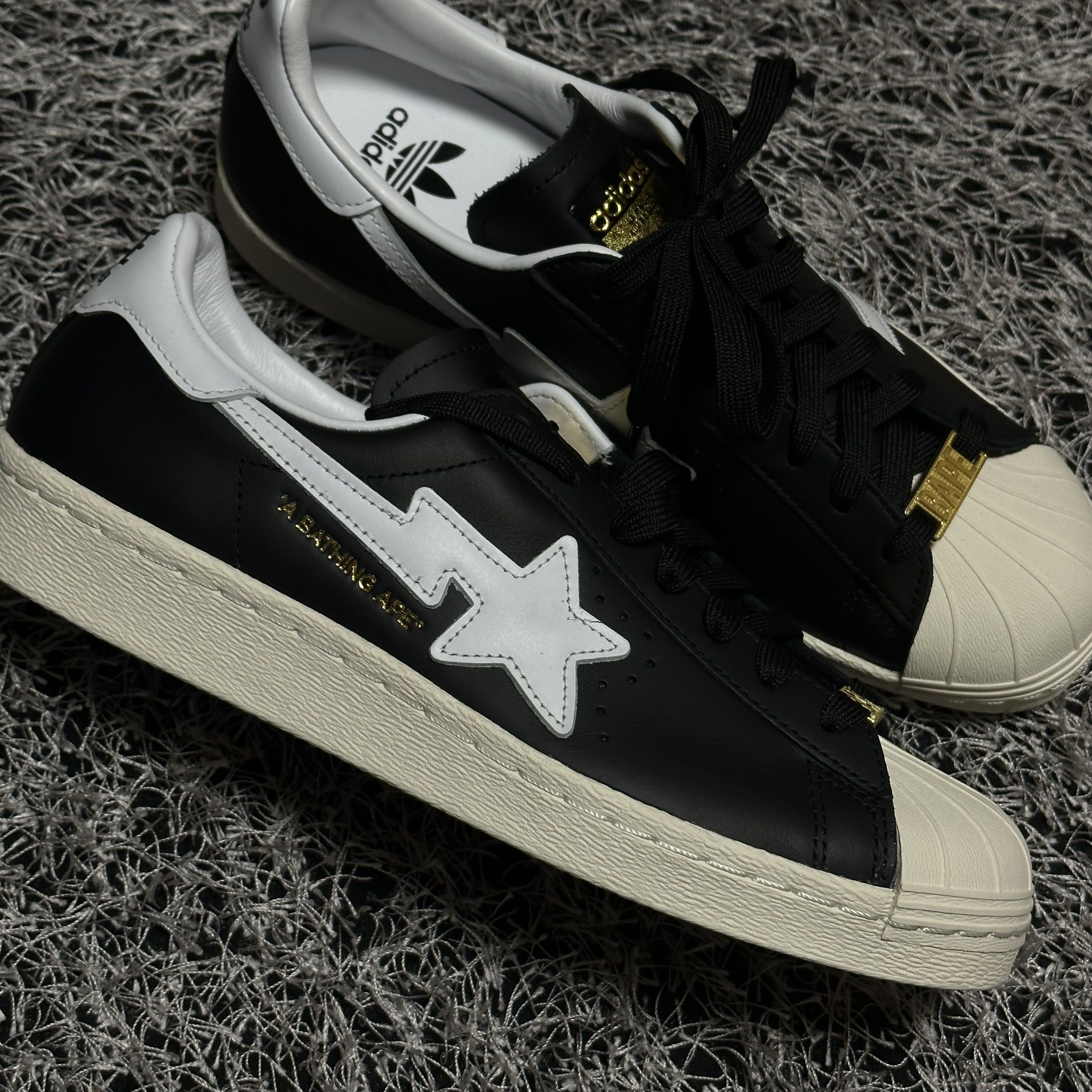 Adidas x BAPE Superstar 80s Core Black Off White 착용 스타일