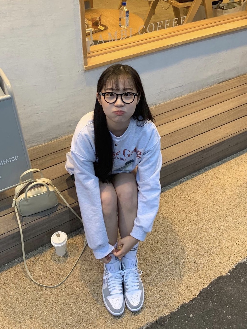 (W) Jordan 1 Mid Wolf Grey 착용 스타일