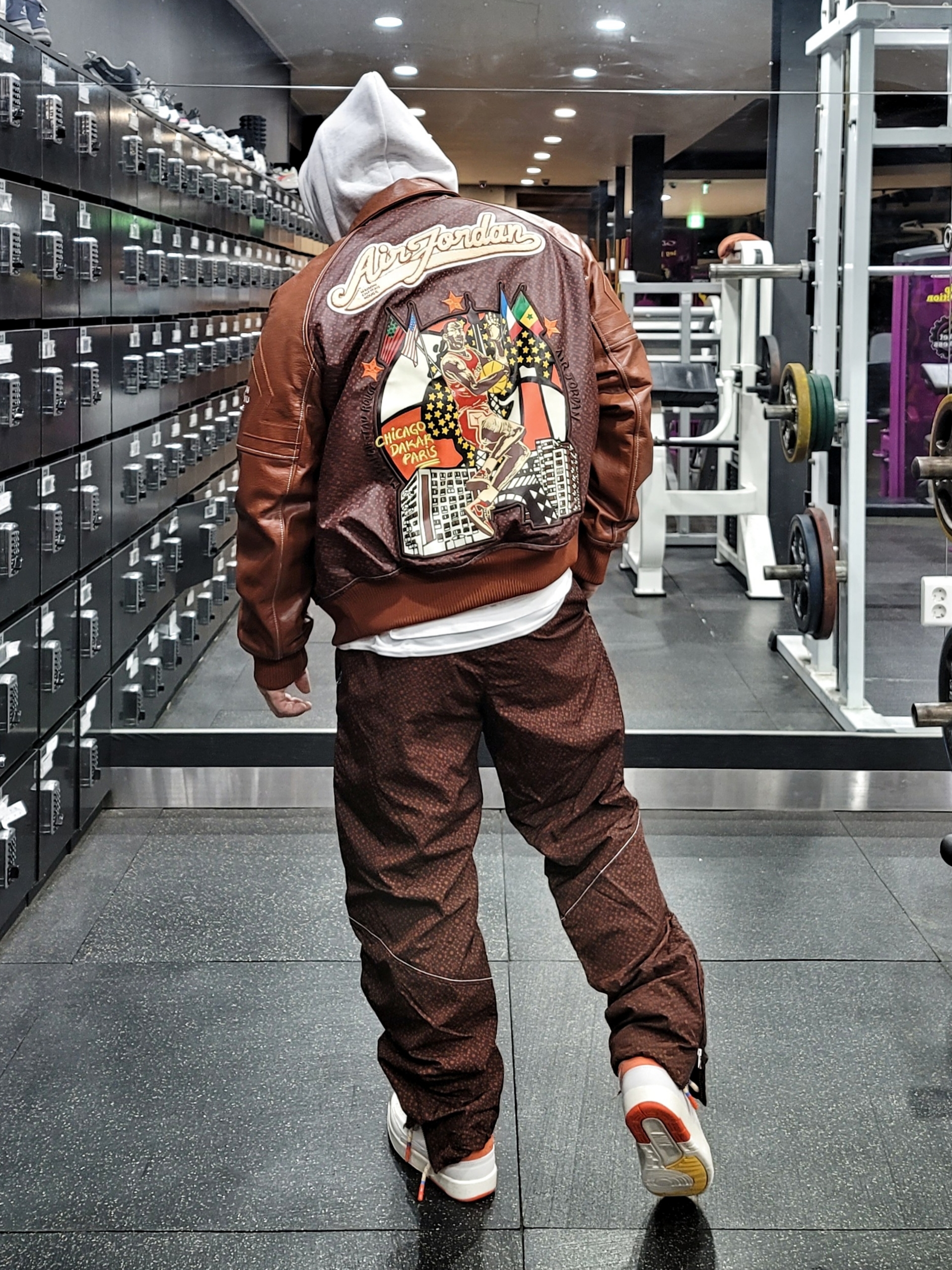 Jordan 2 x Maison Chateau Rouge Retro SP Orange and Sail, Jordan x Maison Chateau Rouge Flight Jacket Brown Basalt - Asia 착용 스타일 - 1