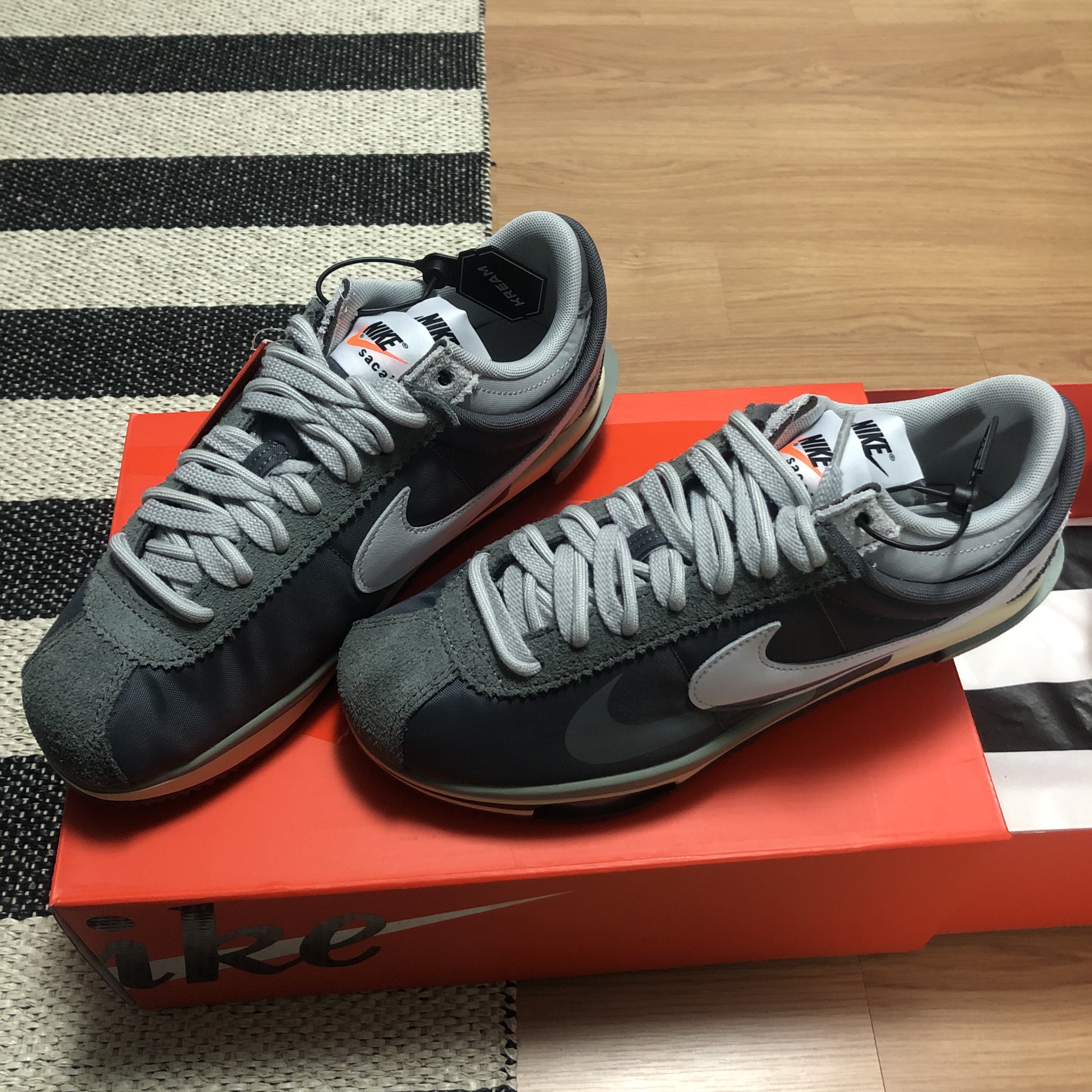 Nike x Sacai Zoom Cortez SP Iron Grey 착용 스타일 - 1