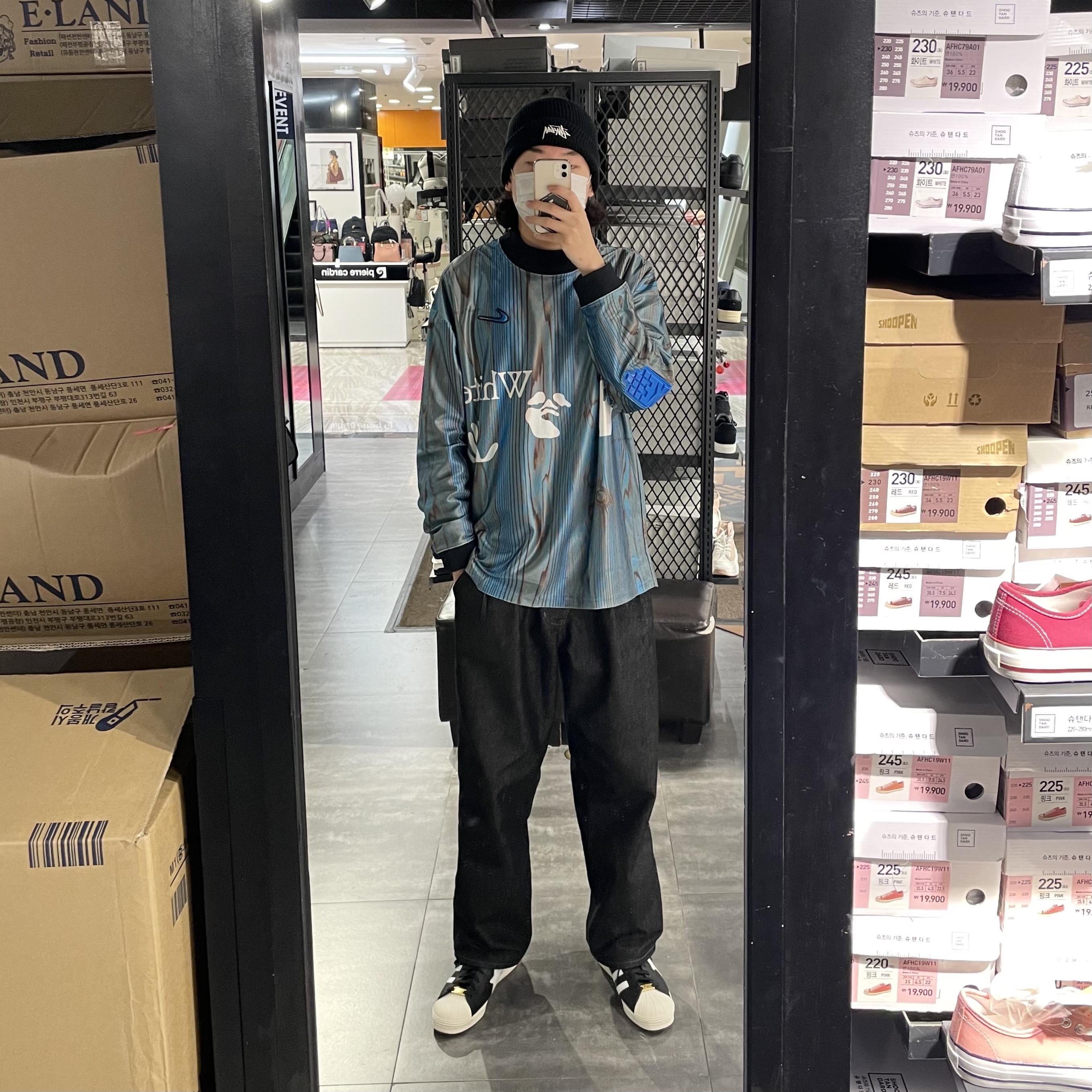 Adidas x BAPE Superstar 80s Core Black Off White, Nike x Off-White NRG Jersey Imperial Blue - Asia 착용 스타일