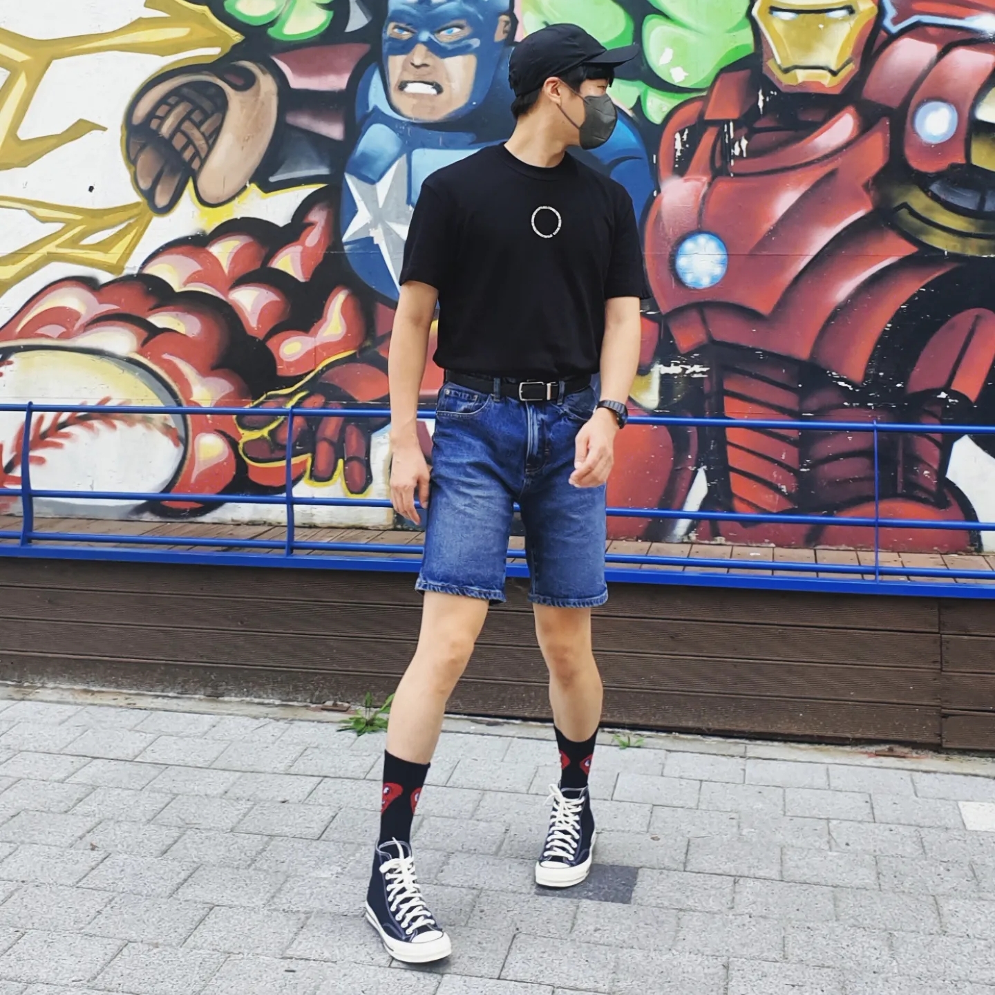 Converse x Play Comme des Garcons Chuck 70 Hi Black 착용 스타일 - 3