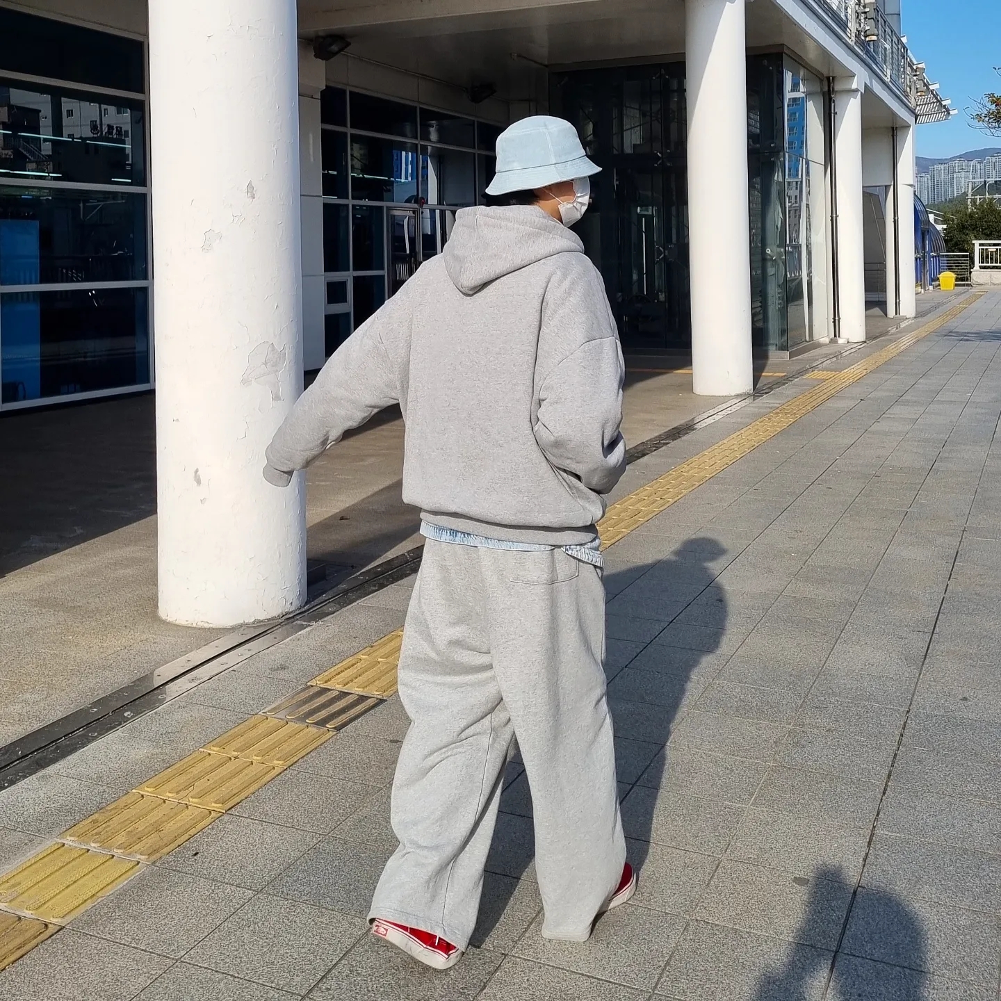 Vans Authentic Red 착용 스타일 - 2