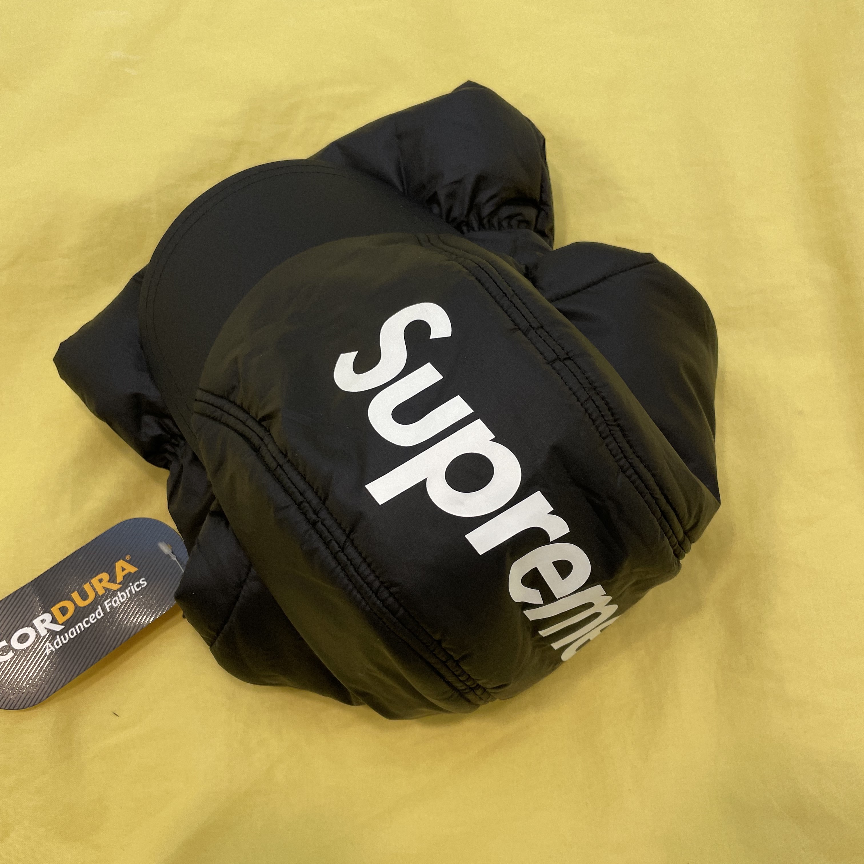 Supreme Cordura Puffer Balaclava Black - 22FW 착용 스타일 - 2