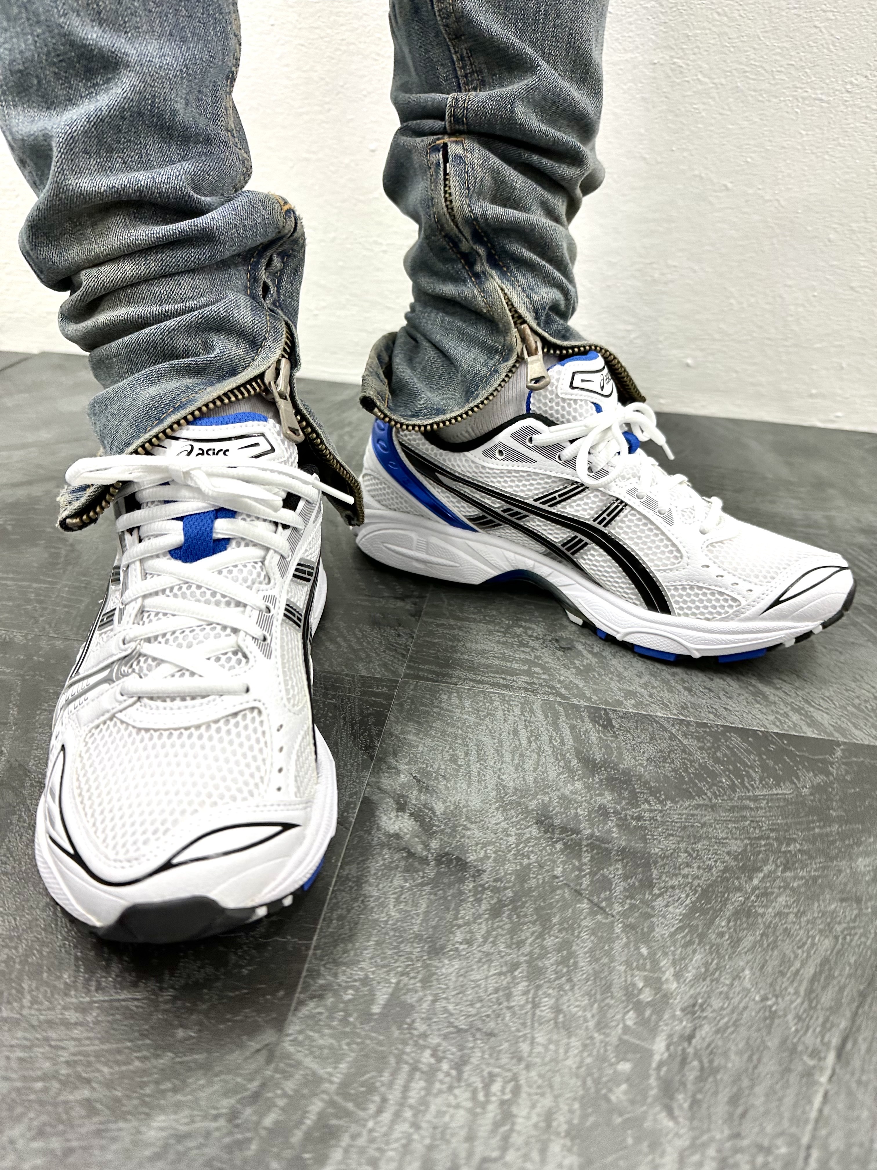 Asics Gel-Kayano 14 White Tuna Blue 착용 스타일