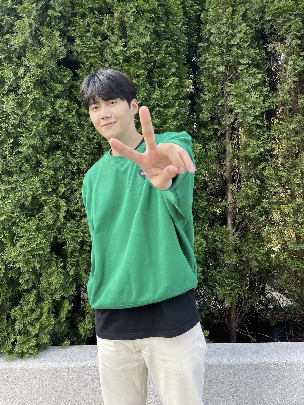 Puma x AMI Crewneck Sweatshirt Verdant Green 착용 스타일 - 1