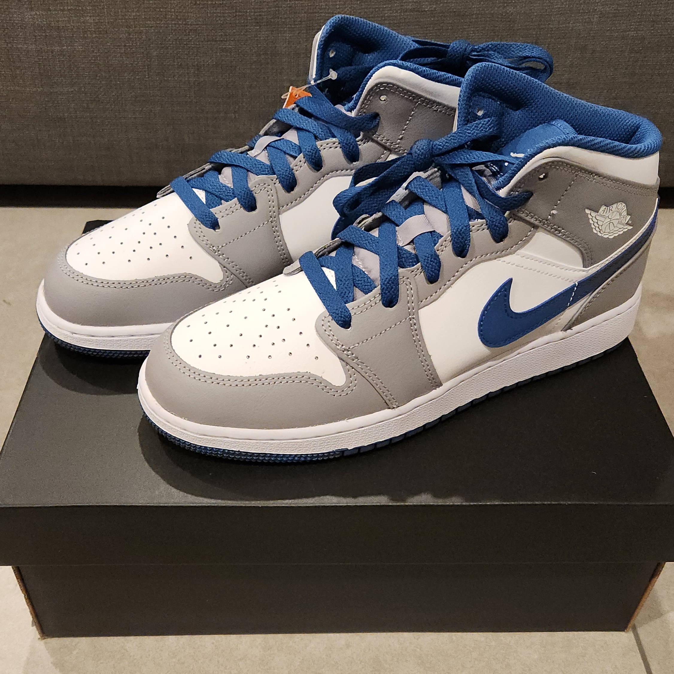 (GS) Jordan 1 Mid Cement Grey True Blue 착용 스타일