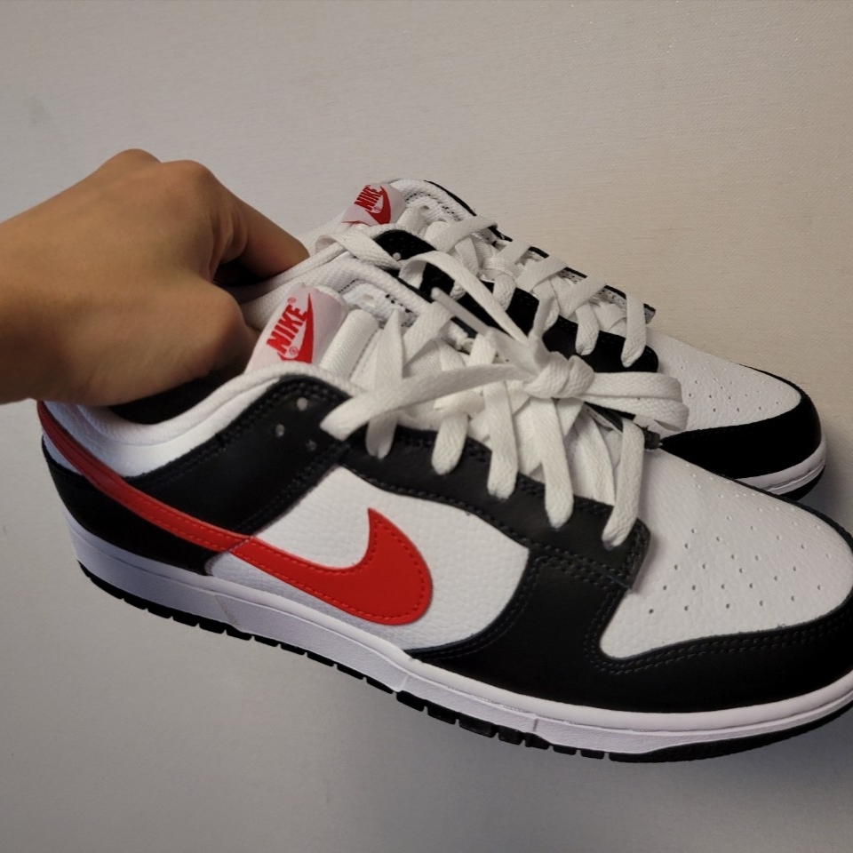 Nike Dunk Low Retro Black University Red 착용 스타일 - 2