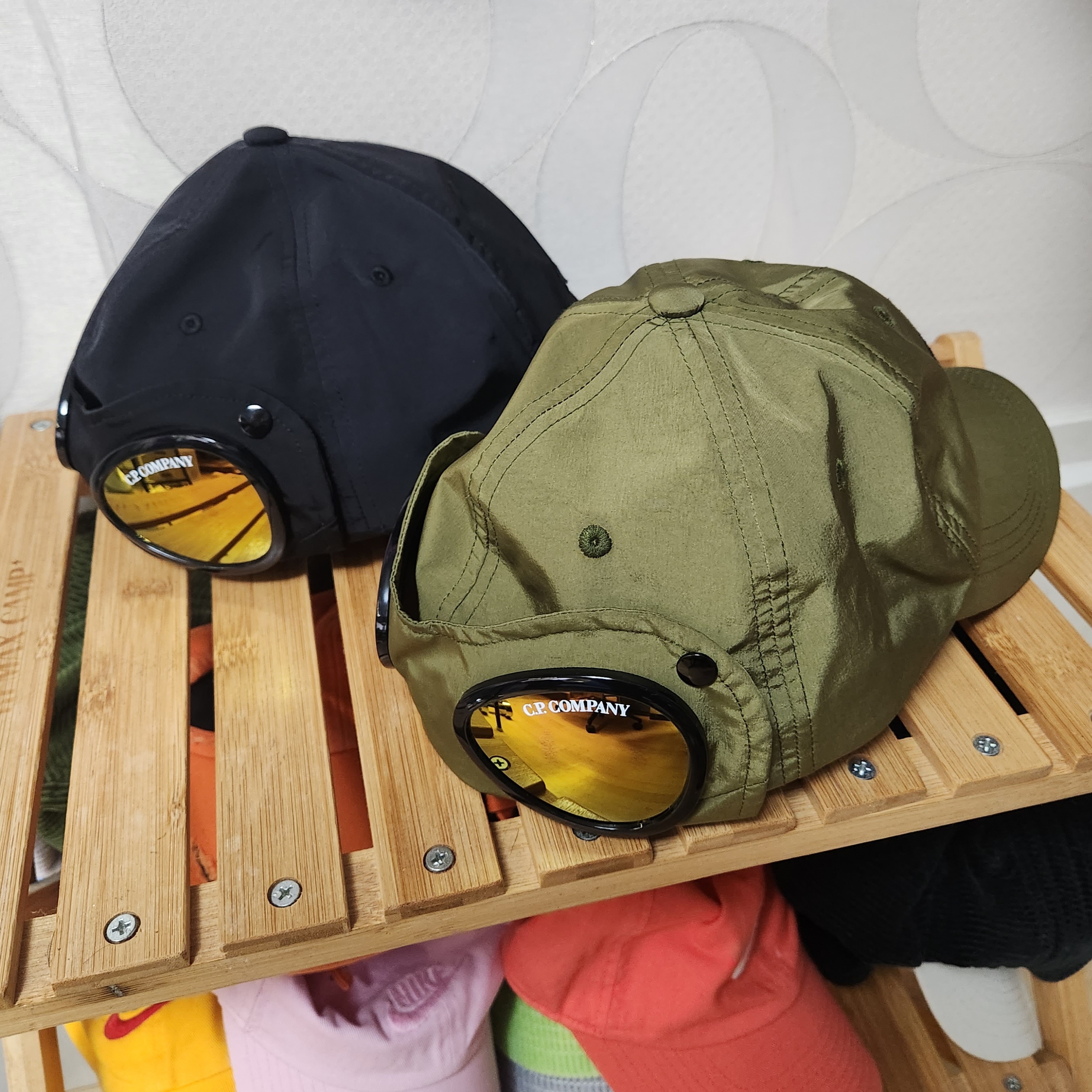 Palace x C.P. Company Goggle P-Cap Olive - 22FW, Palace x C.P. Company Goggle P-Cap Black - 22FW 착용 스타일