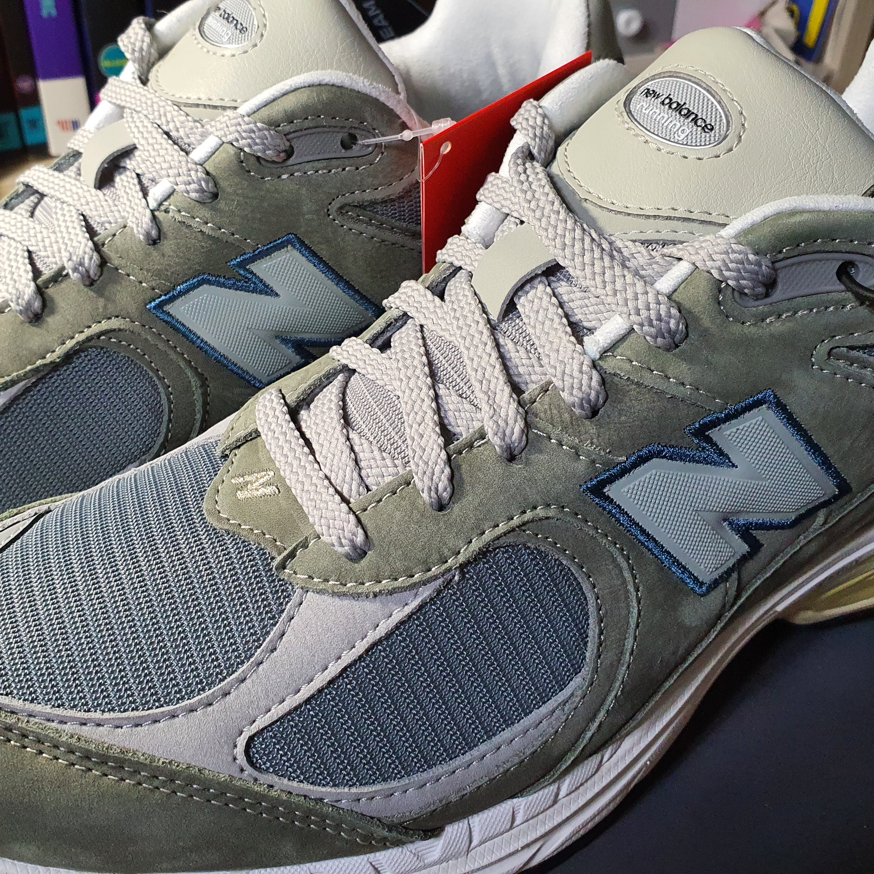 New Balance 2002R Cool Grey 착용 스타일