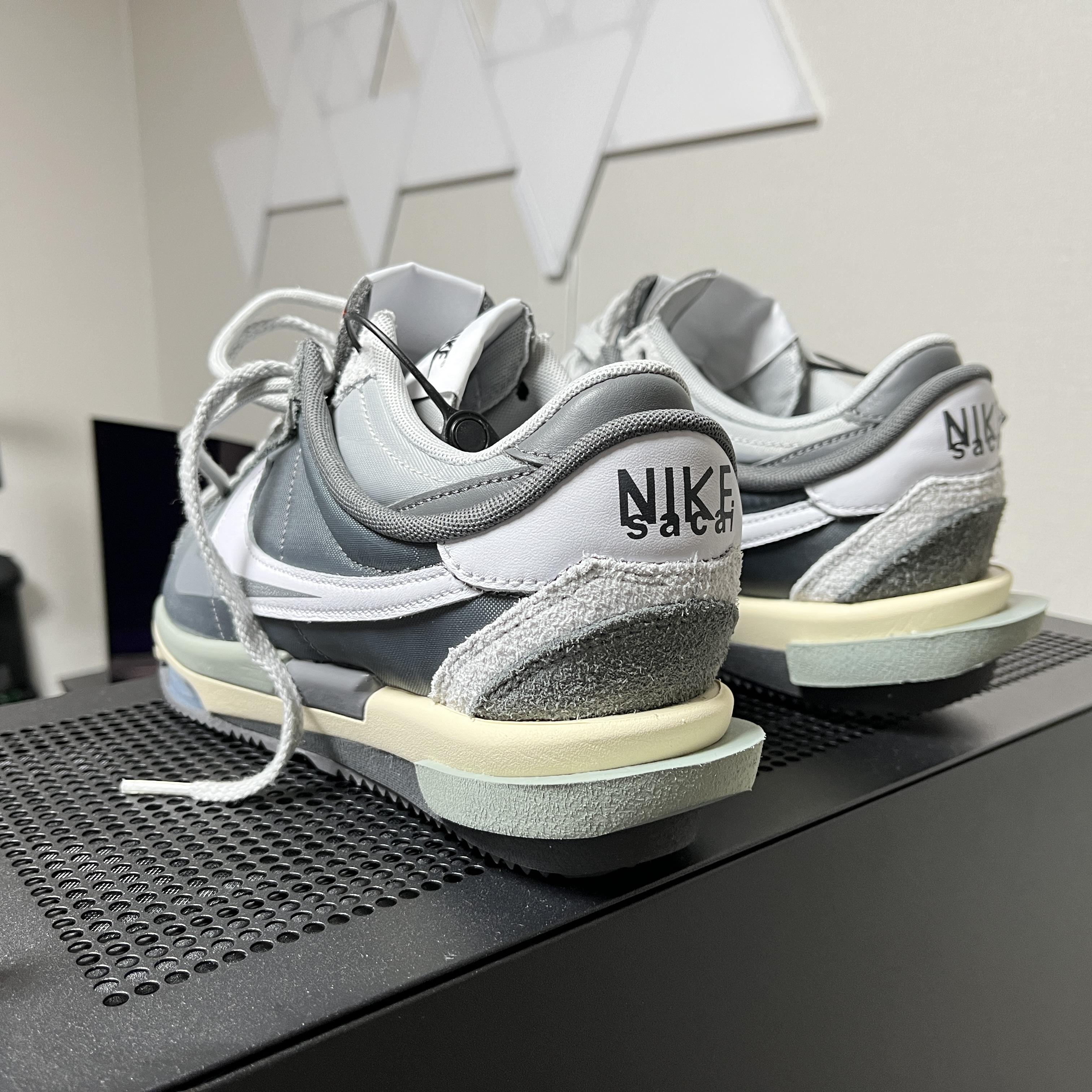 Nike x Sacai Zoom Cortez SP Iron Grey 착용 스타일 - 2