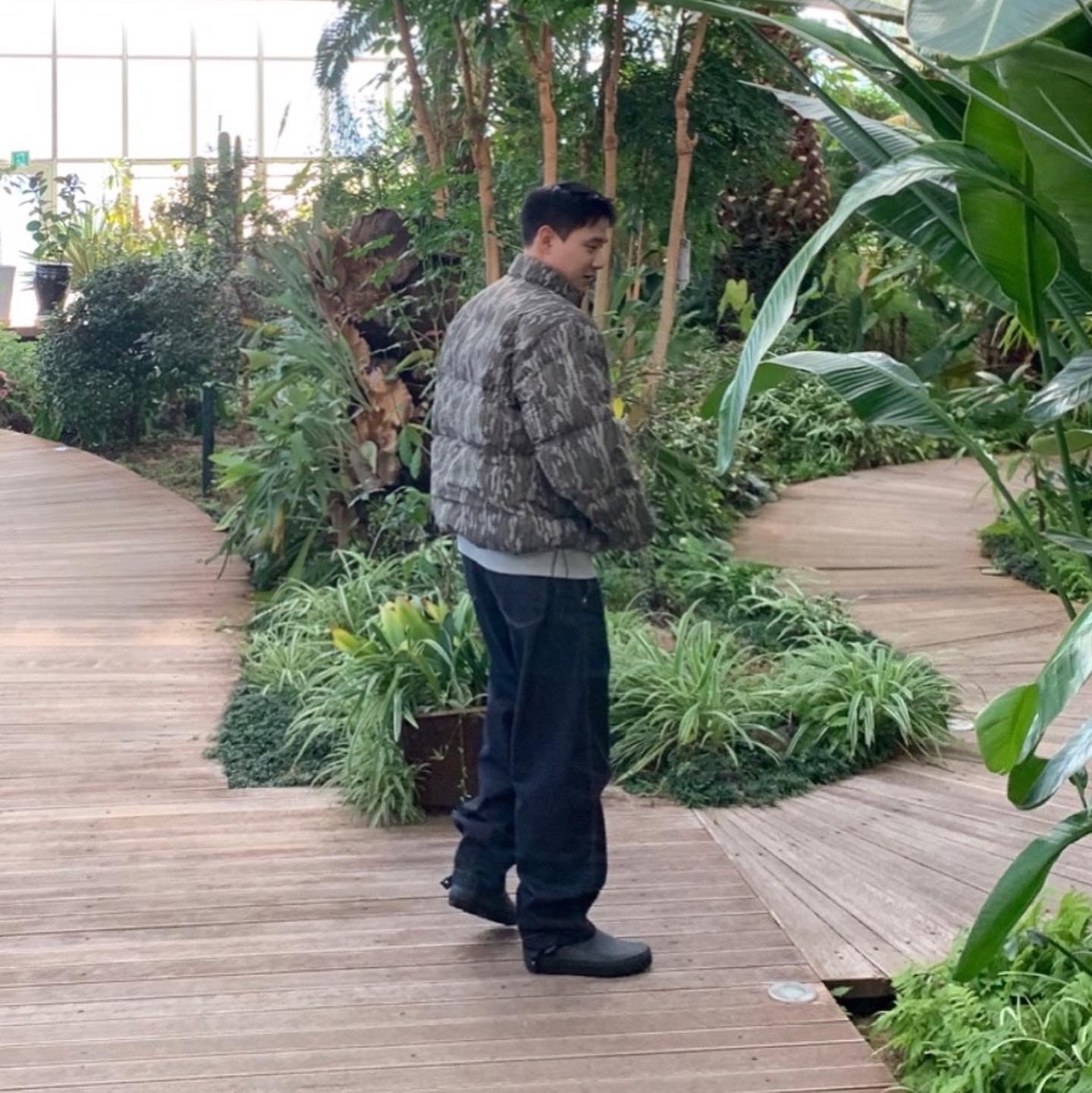 Stussy Mossy Oak Down Puffer Jacket Camo 착용 스타일 - 3